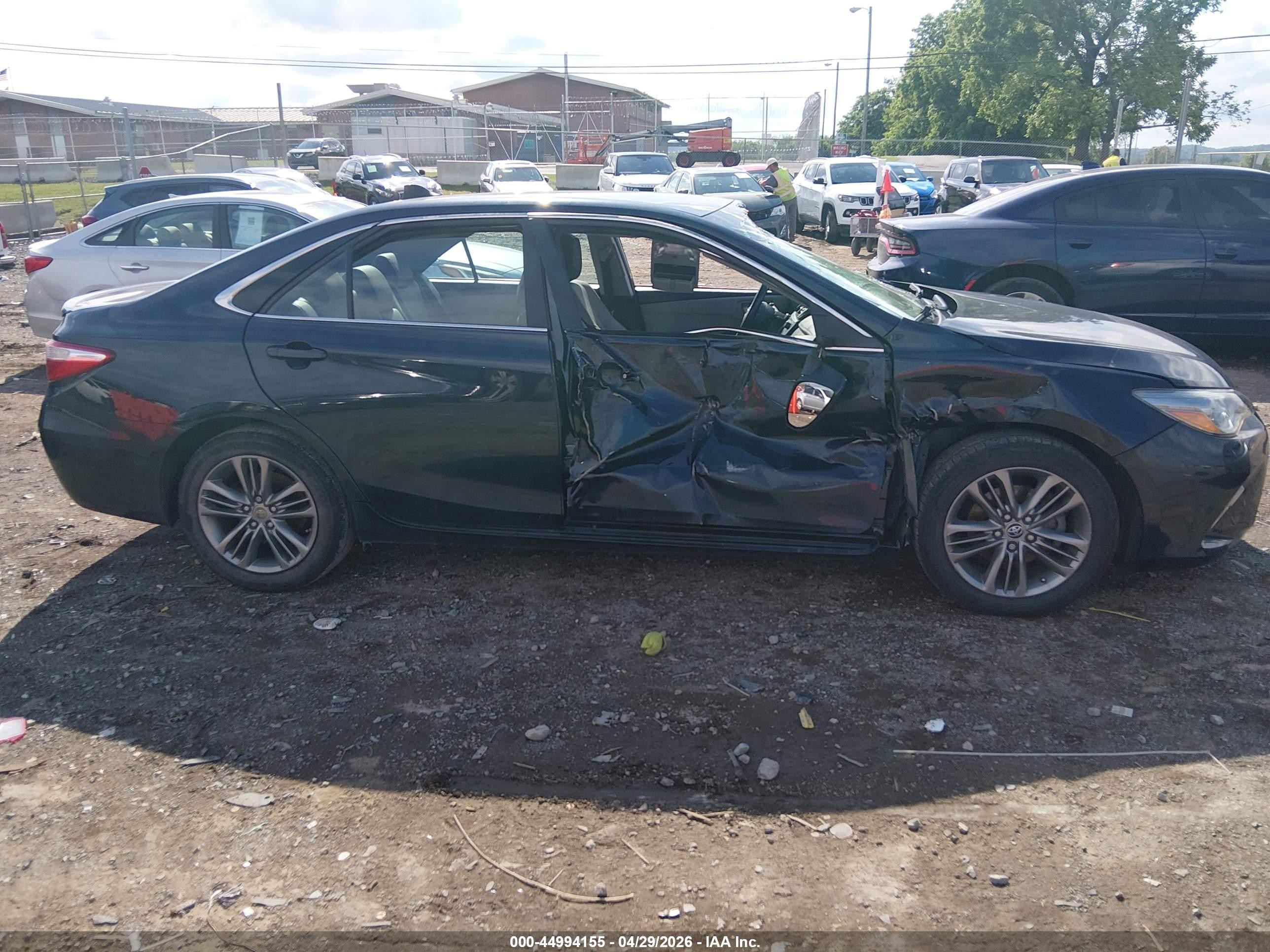2015 Toyota Camry Se Dark Blue vin: 4T1BF1FK7FU116072