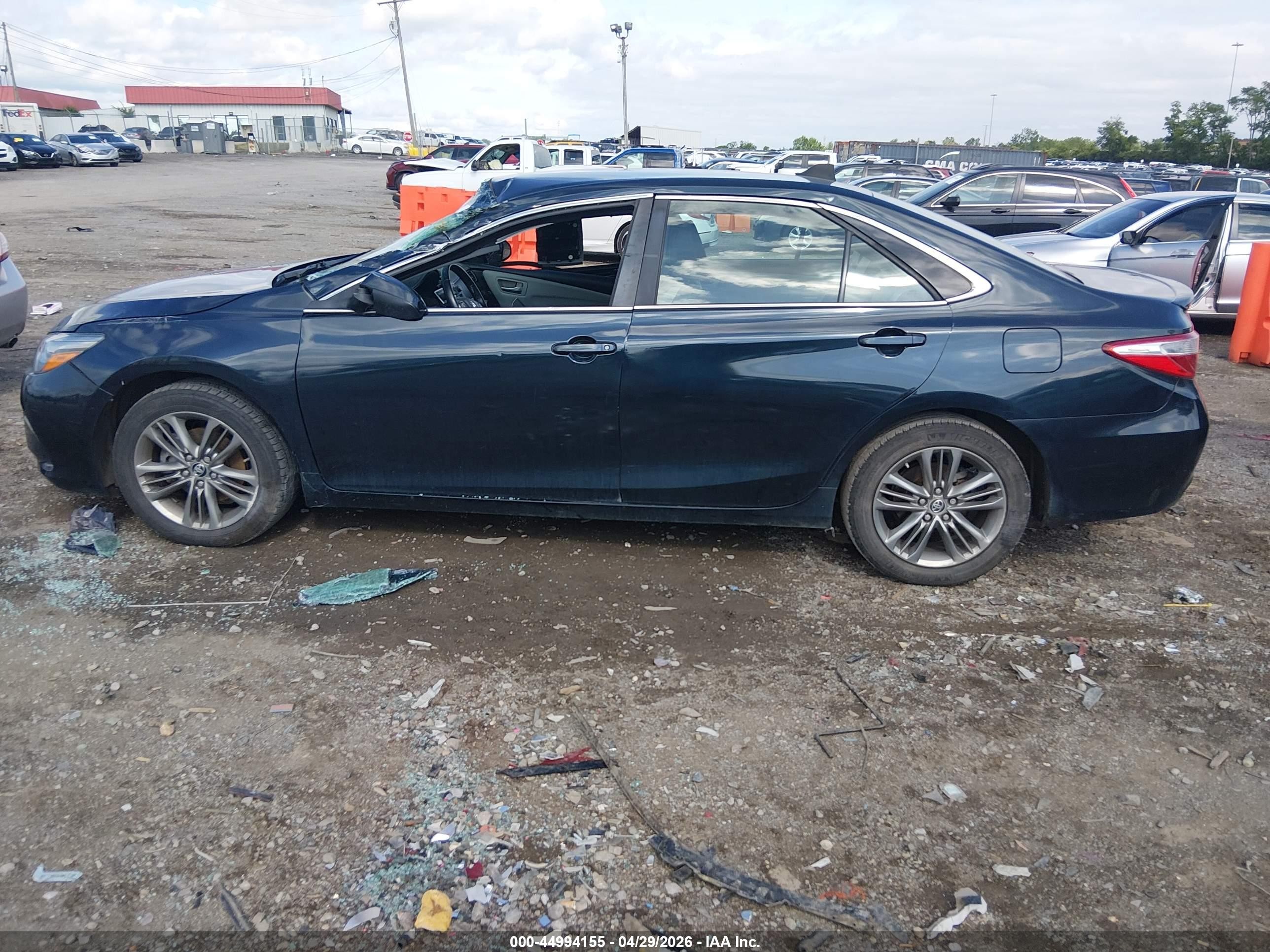 2015 Toyota Camry Se Dark Blue vin: 4T1BF1FK7FU116072