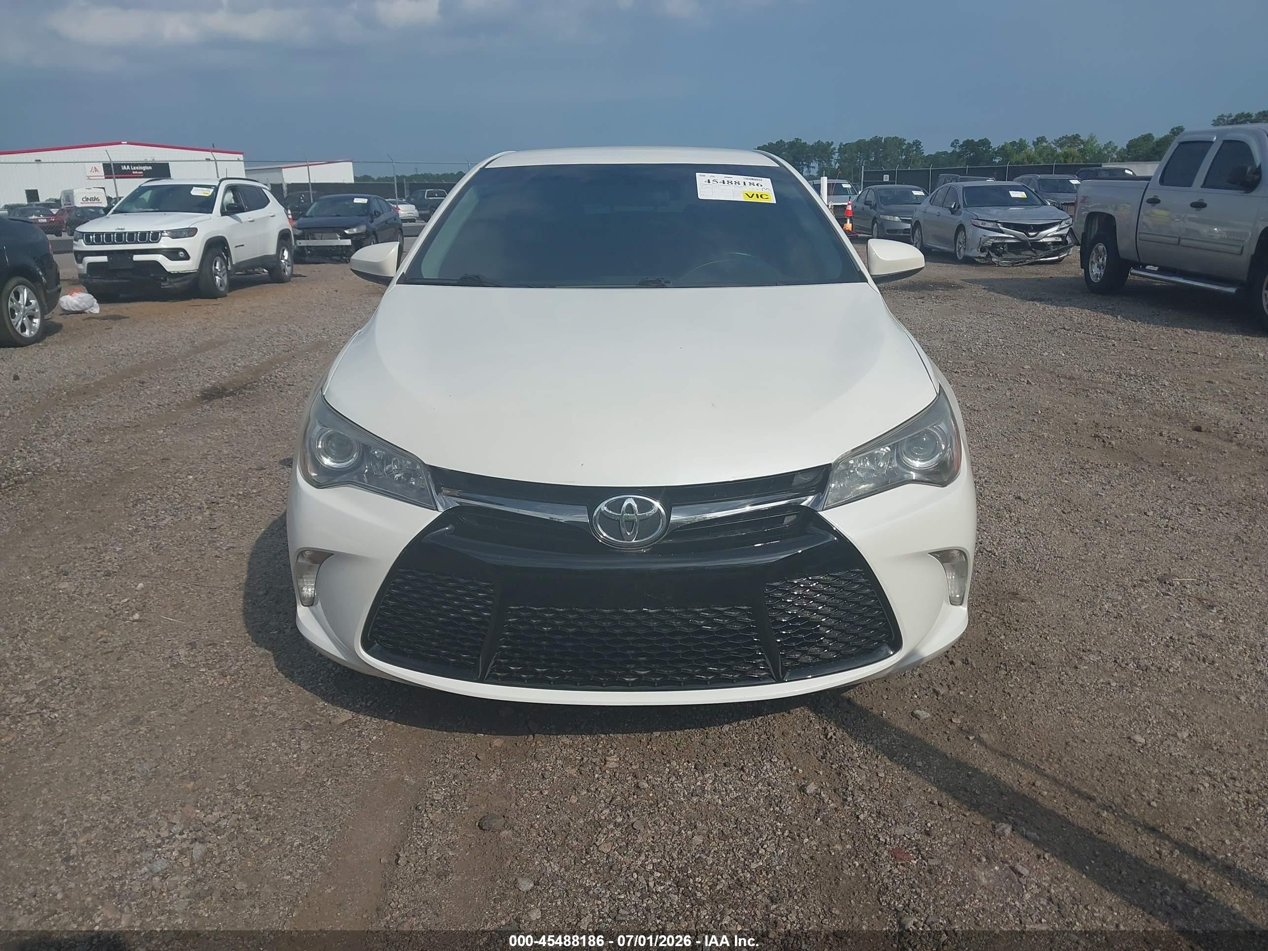 2015 Toyota Camry Se Белый vin: 4T1BF1FK7FU477995
