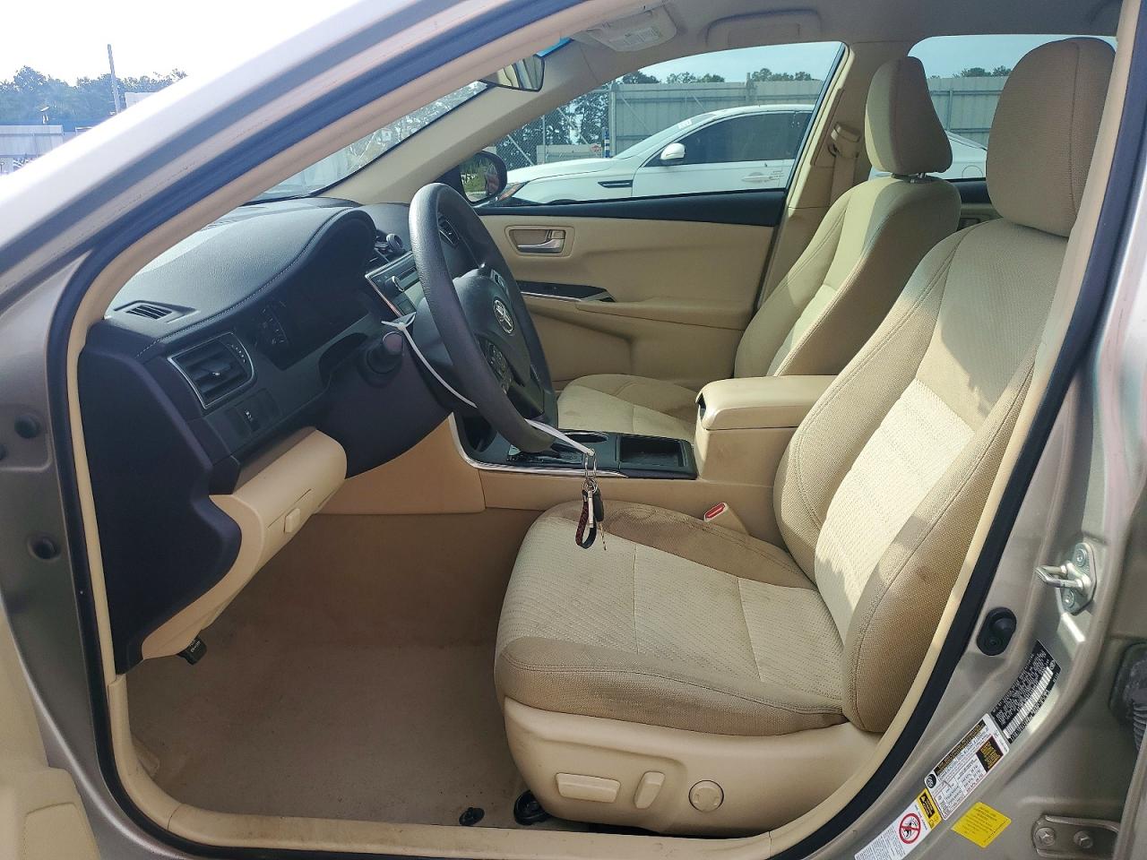 2015 Toyota Camry Le Tan vin: 4T1BF1FK7FU488477