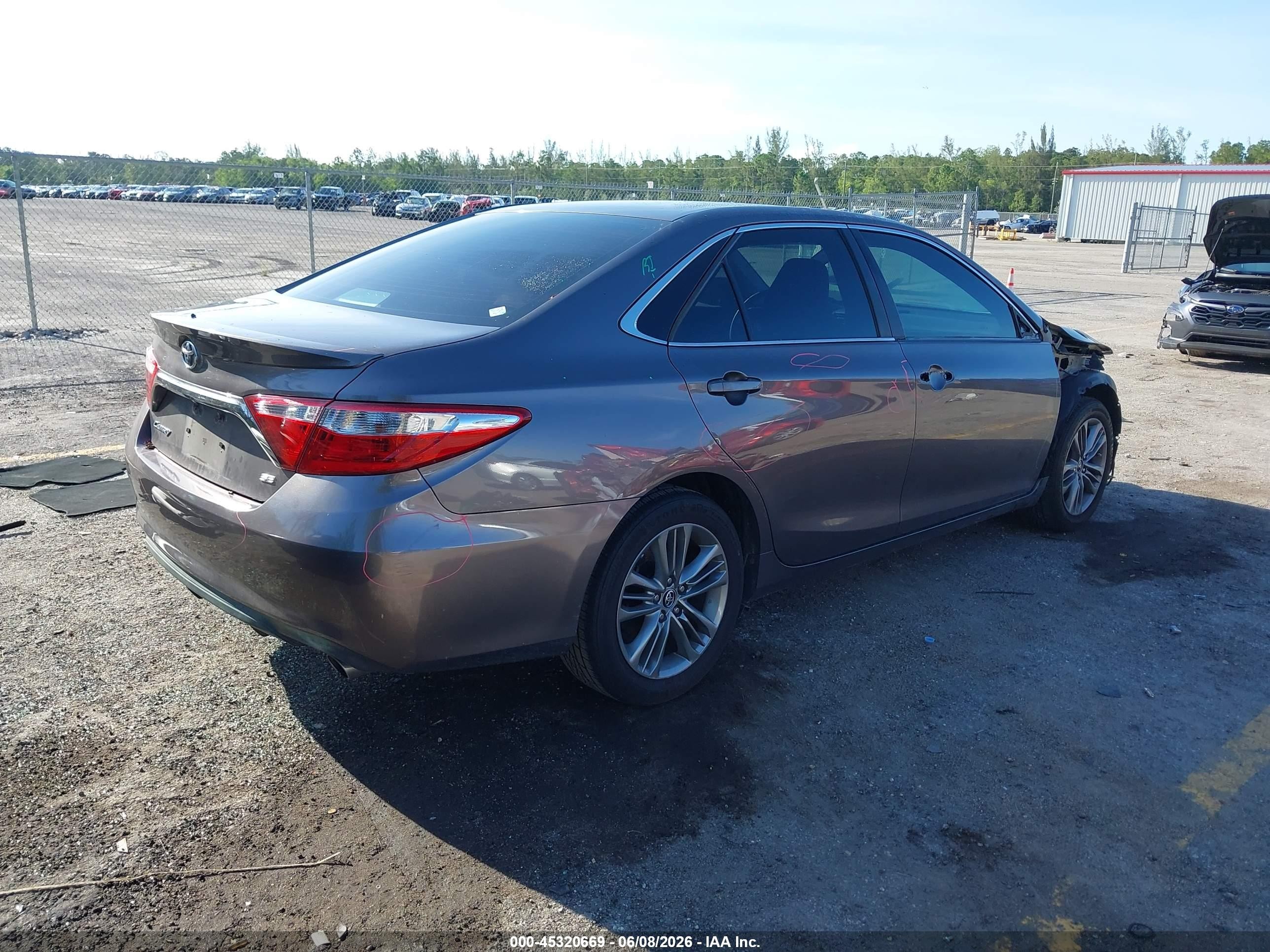 2015 Toyota Camry Se Brown vin: 4T1BF1FK7FU492254
