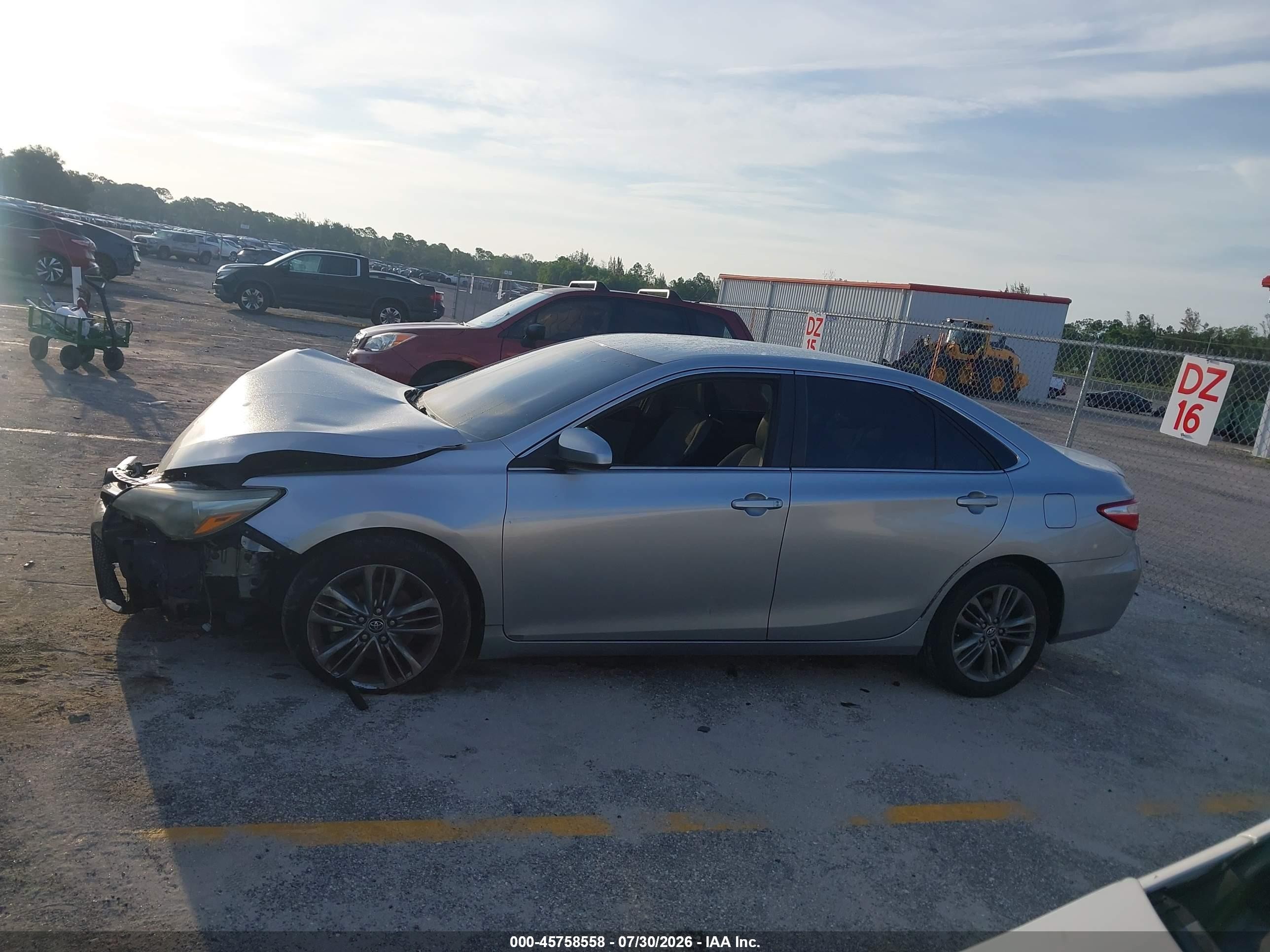 2015 Toyota Camry Se Silver vin: 4T1BF1FK7FU499737