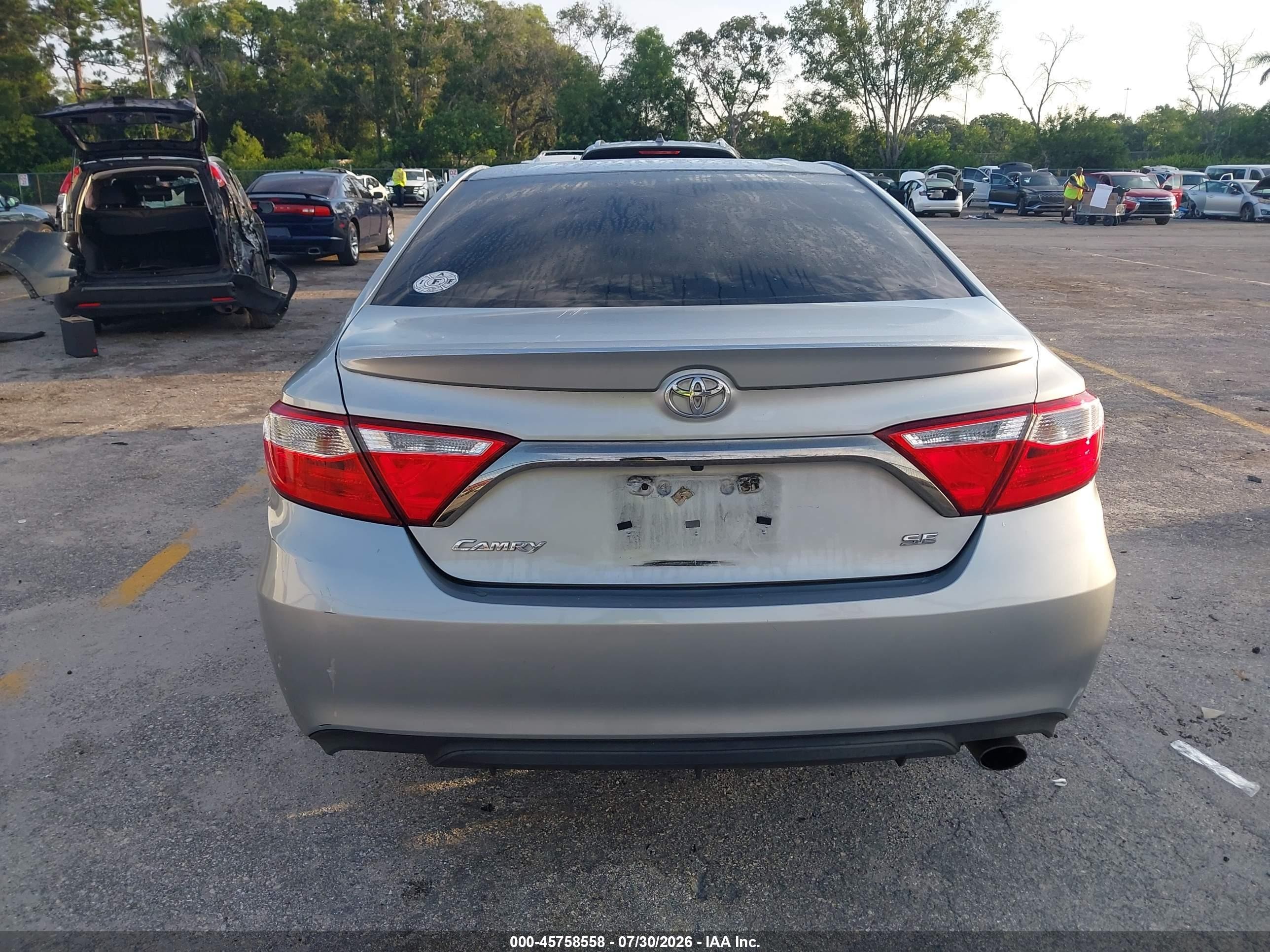 2015 Toyota Camry Se Silver vin: 4T1BF1FK7FU499737