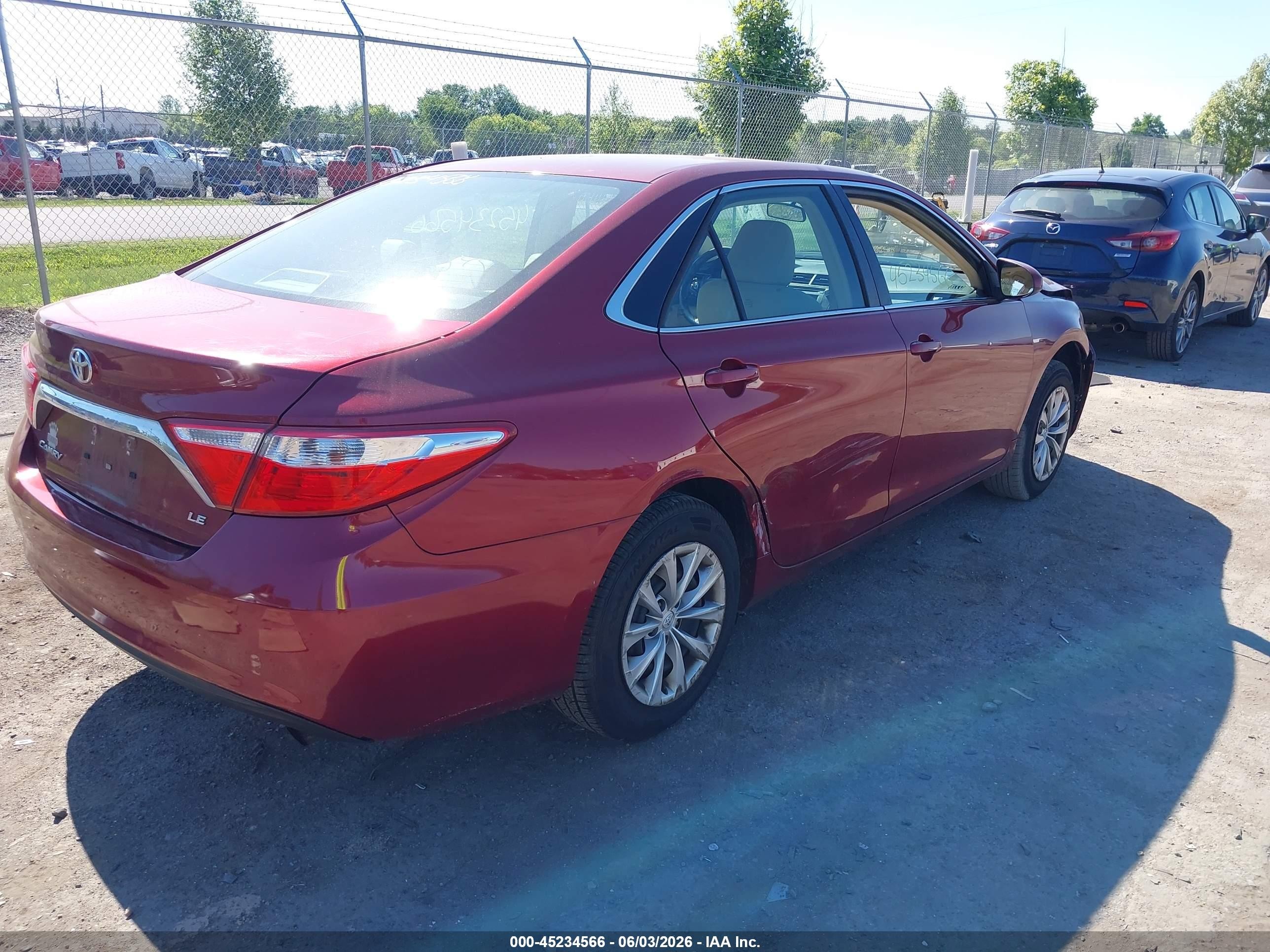 2015 Toyota Camry Le Red vin: 4T1BF1FK7FU880424