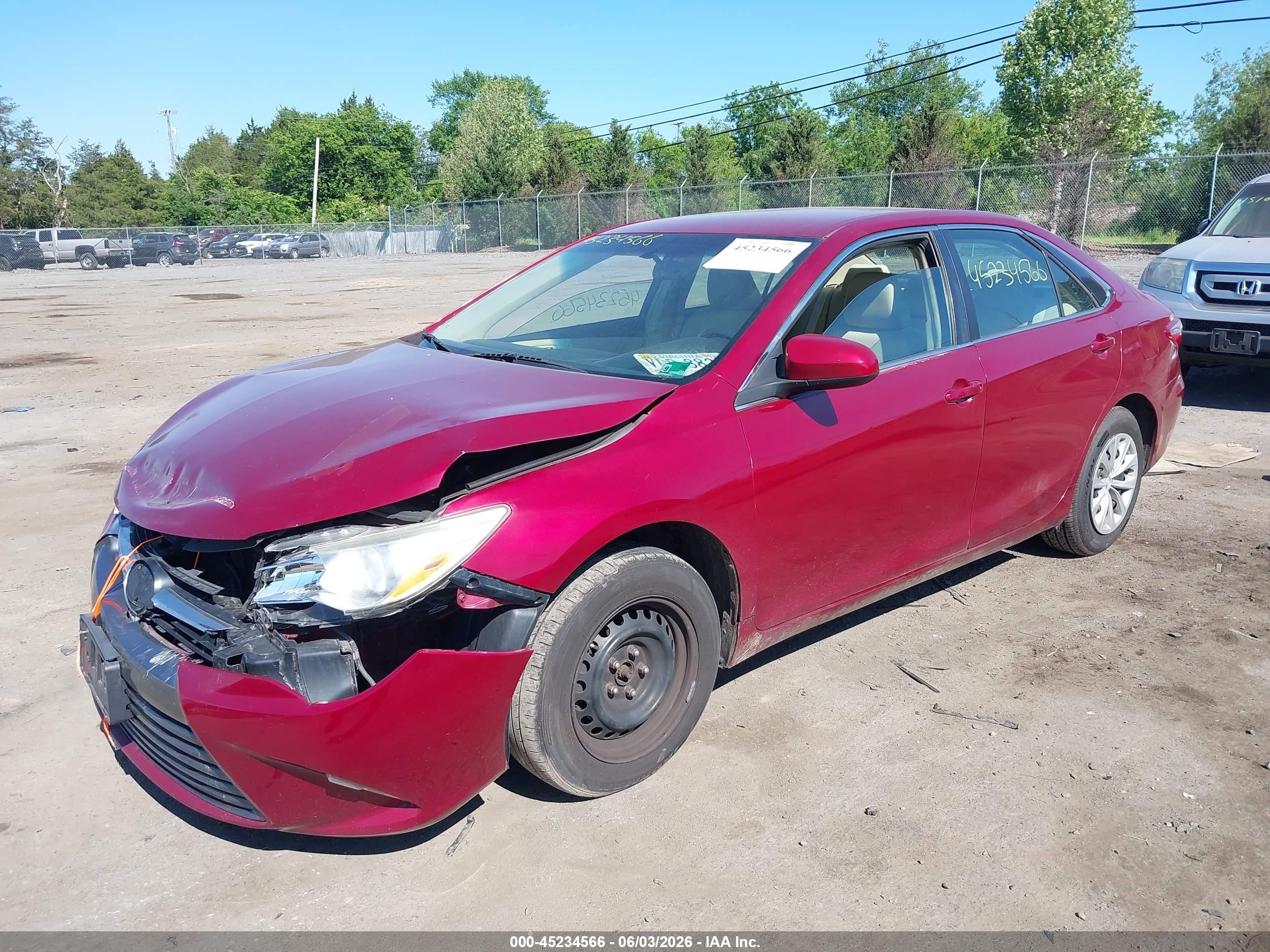 2015 Toyota Camry Le Red vin: 4T1BF1FK7FU880424