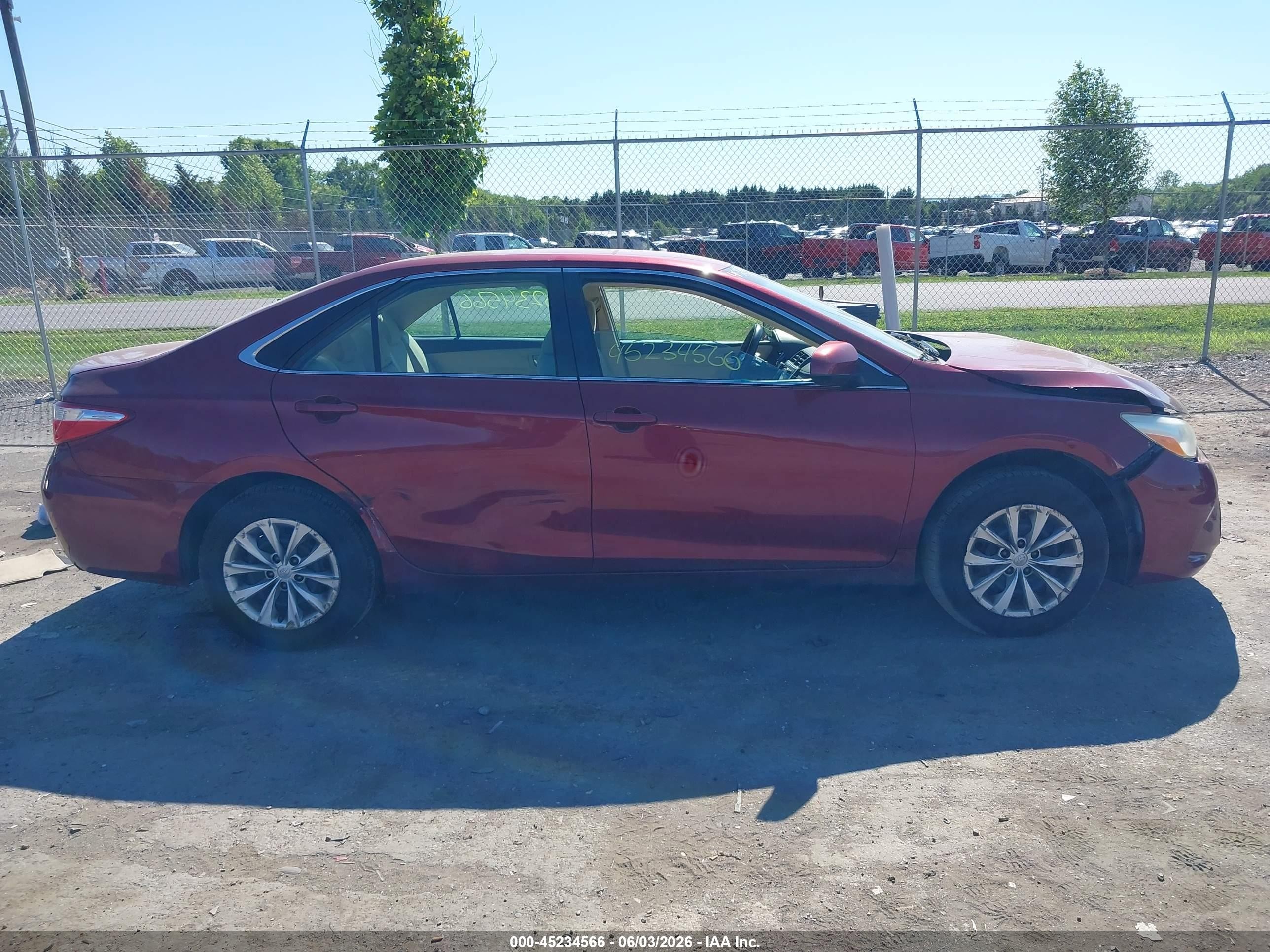 2015 Toyota Camry Le Red vin: 4T1BF1FK7FU880424