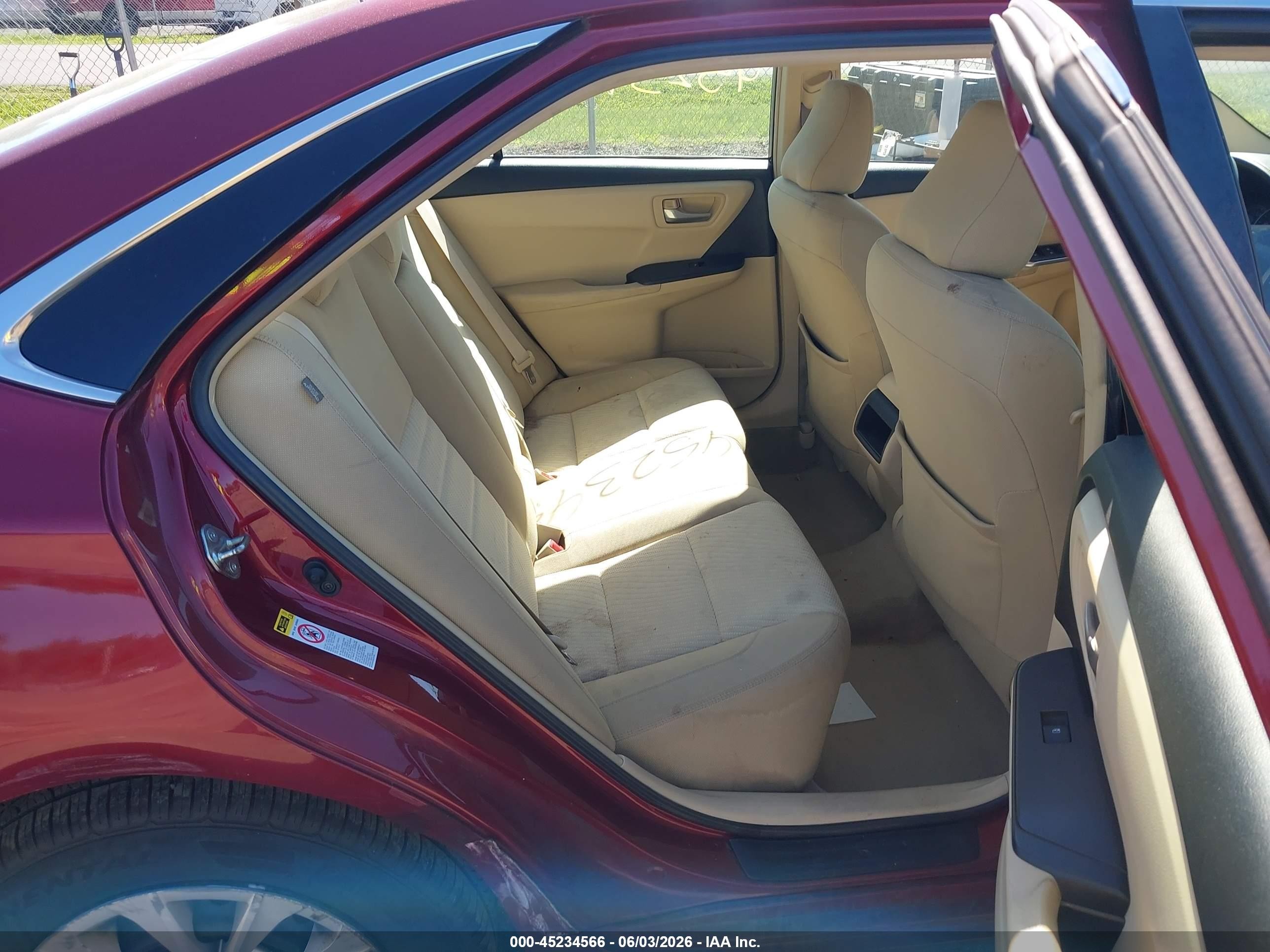 2015 Toyota Camry Le Red vin: 4T1BF1FK7FU880424