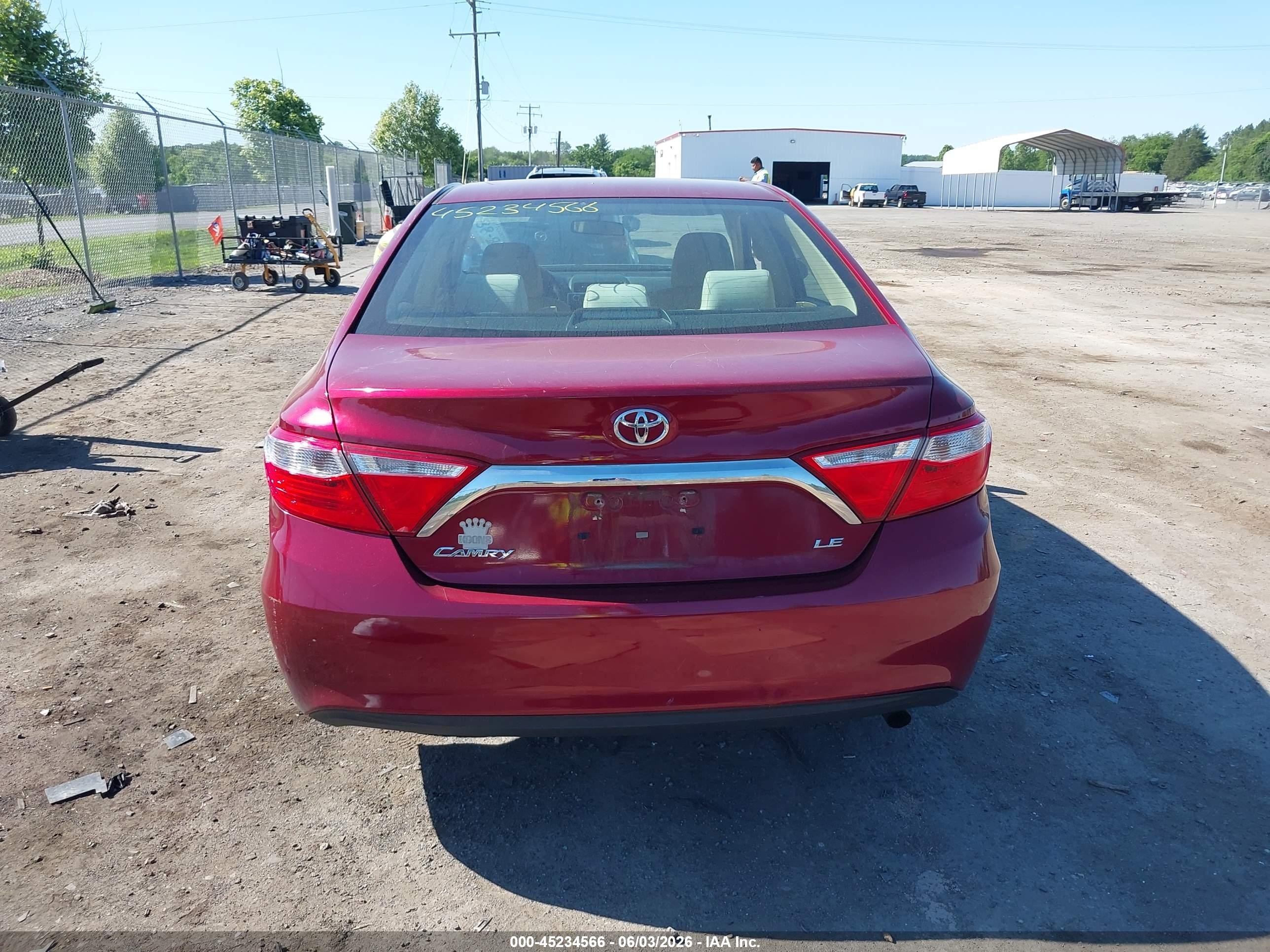 2015 Toyota Camry Le Red vin: 4T1BF1FK7FU880424