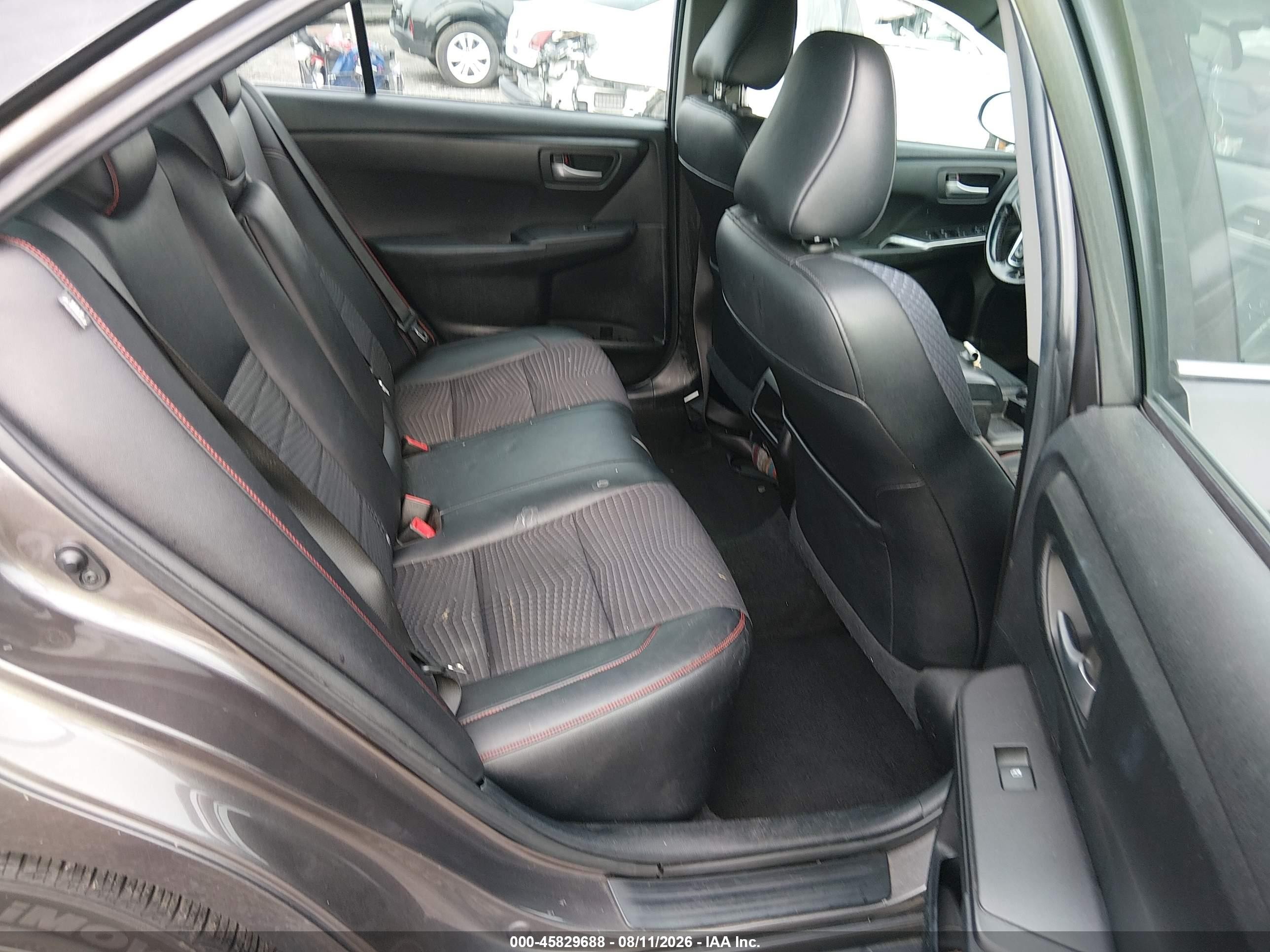 2015 Toyota Camry Se Серый vin: 4T1BF1FK7FU884070
