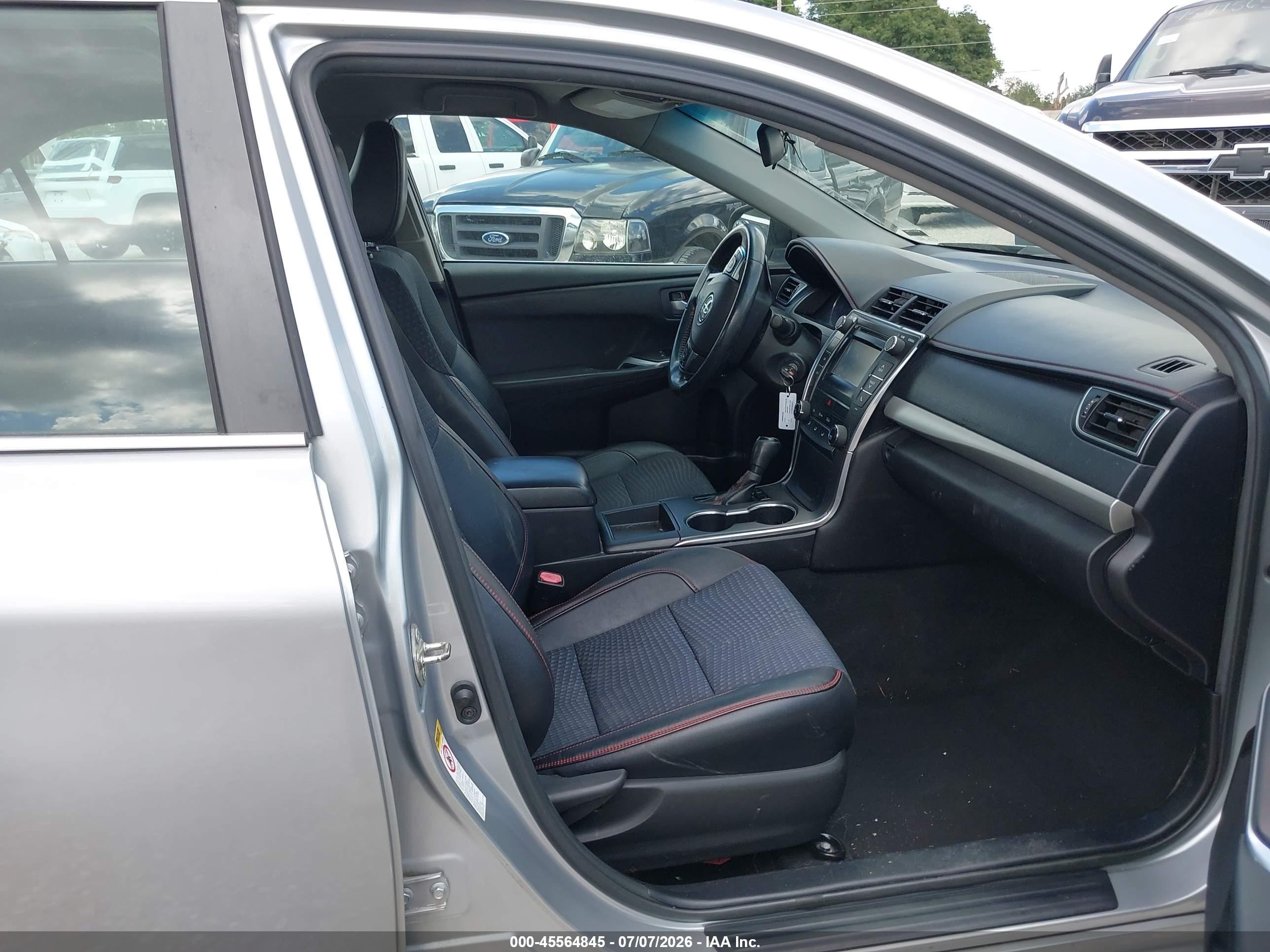 2015 Toyota Camry Se Silver vin: 4T1BF1FK7FU892542