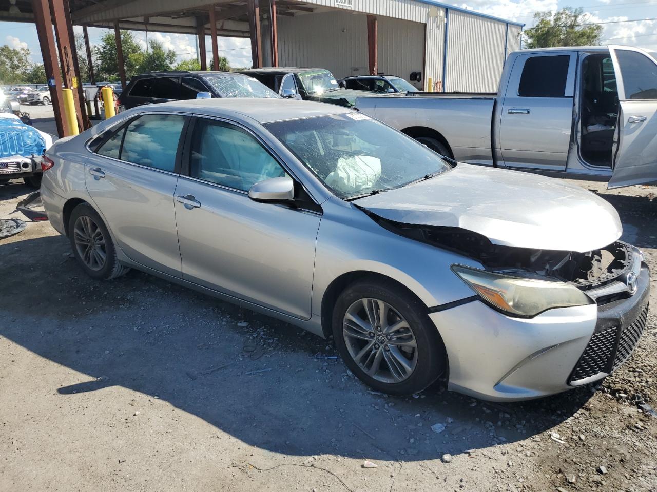 2015 Toyota Camry Le Серебряный vin: 4T1BF1FK7FU898339