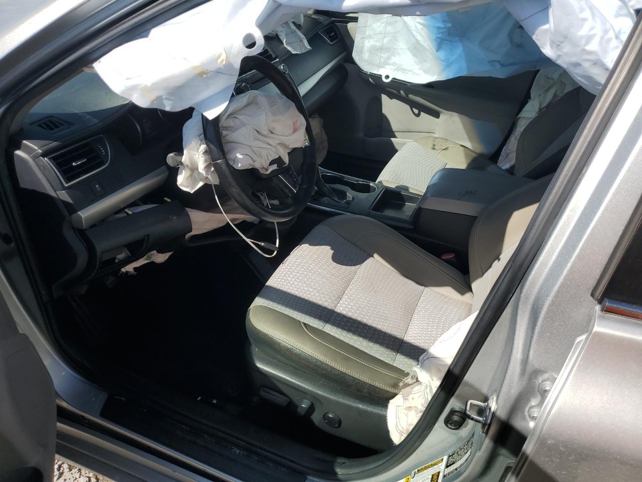 2015 Toyota Camry Le Серебряный vin: 4T1BF1FK7FU898339