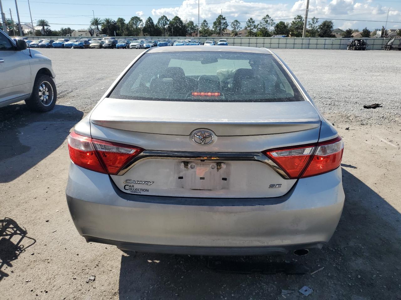 2015 Toyota Camry Le Серебряный vin: 4T1BF1FK7FU898339