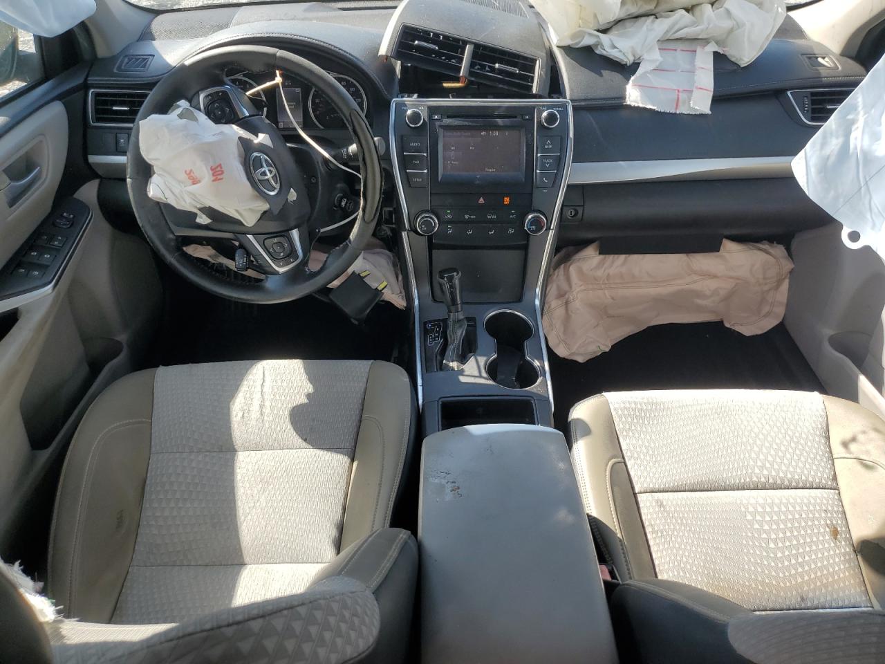 2015 Toyota Camry Le Серебряный vin: 4T1BF1FK7FU898339