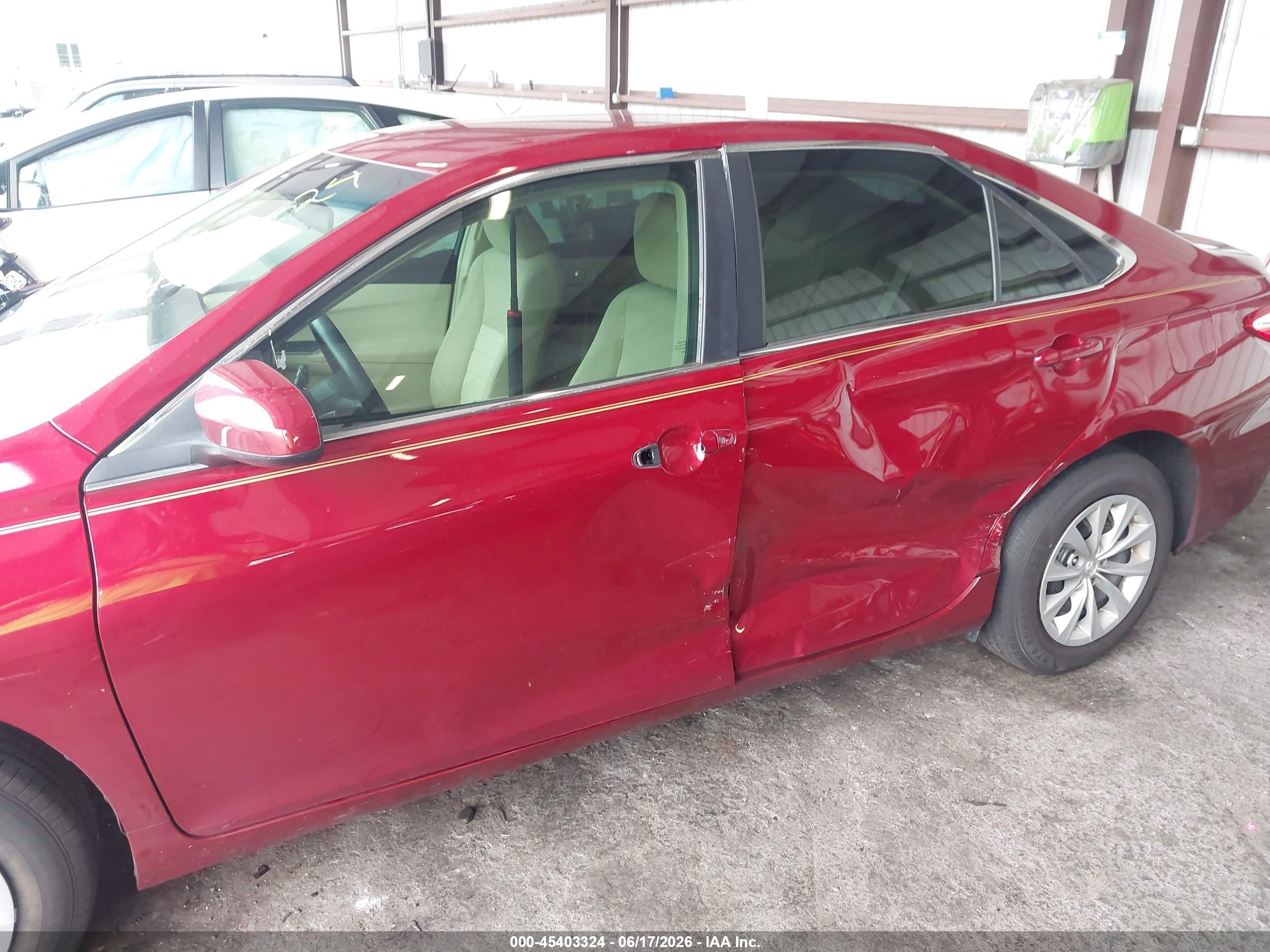 2015 Toyota Camry Le Red vin: 4T1BF1FK7FU915639