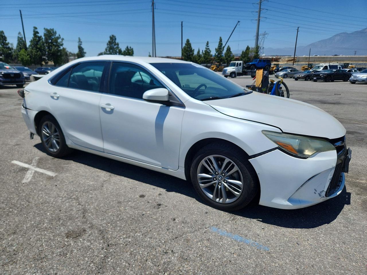 2015 Toyota Camry Se Белый vin: 4T1BF1FK7FU930349