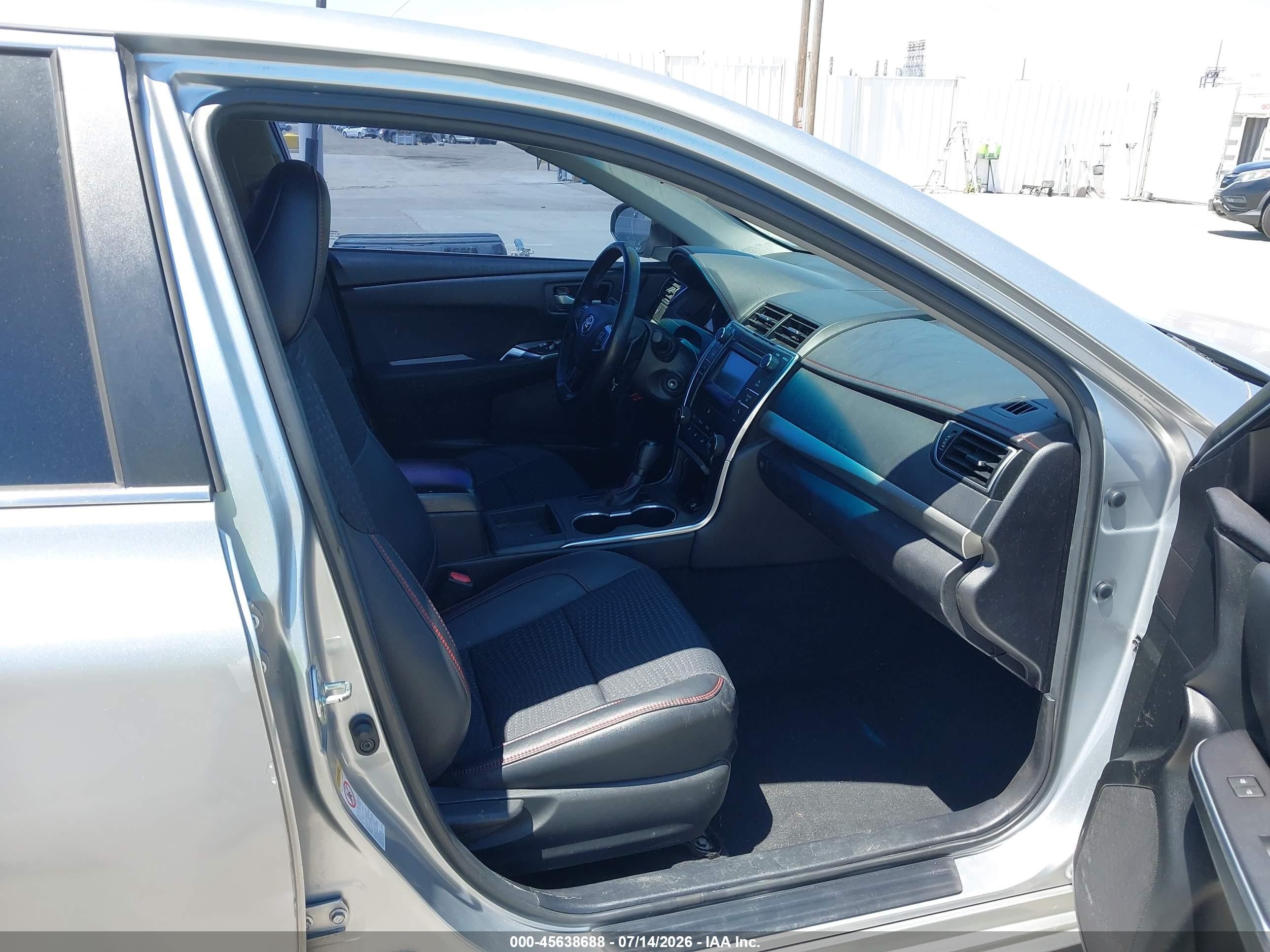 2015 Toyota Camry Se Серебряный vin: 4T1BF1FK7FU979714