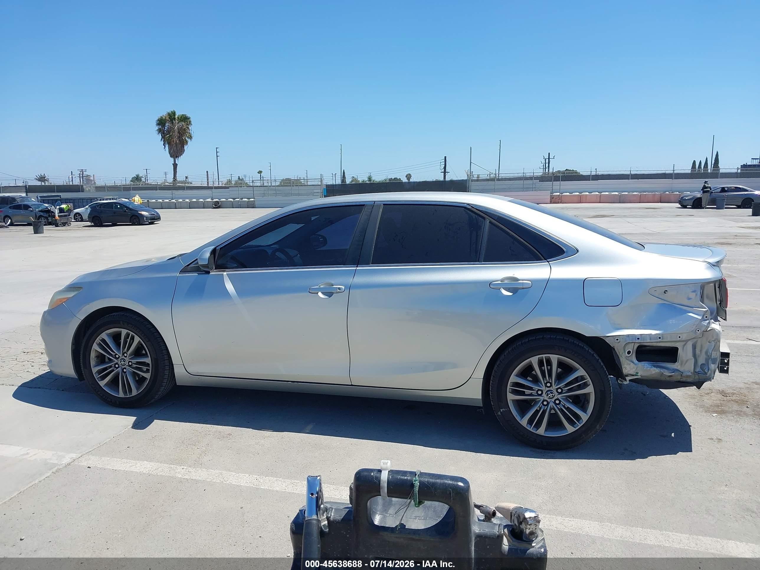 2015 Toyota Camry Se Серебряный vin: 4T1BF1FK7FU979714