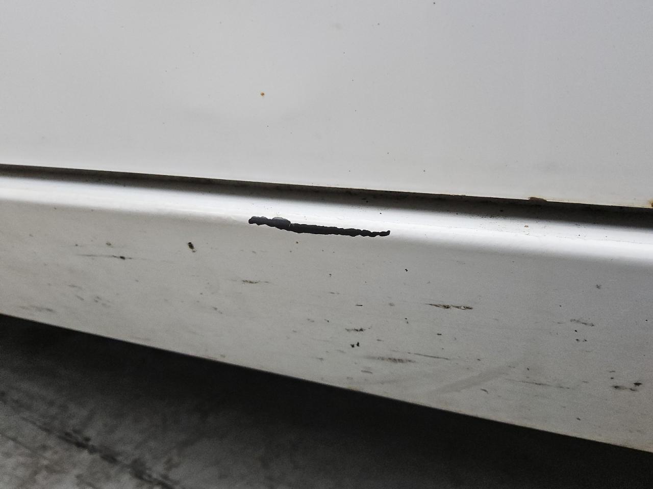 2015 Toyota Camry Le White vin: 4T1BF1FK7FU982029 Damage: Left Rocker Panel, Heavy Scratch, 1 To 2 Inches