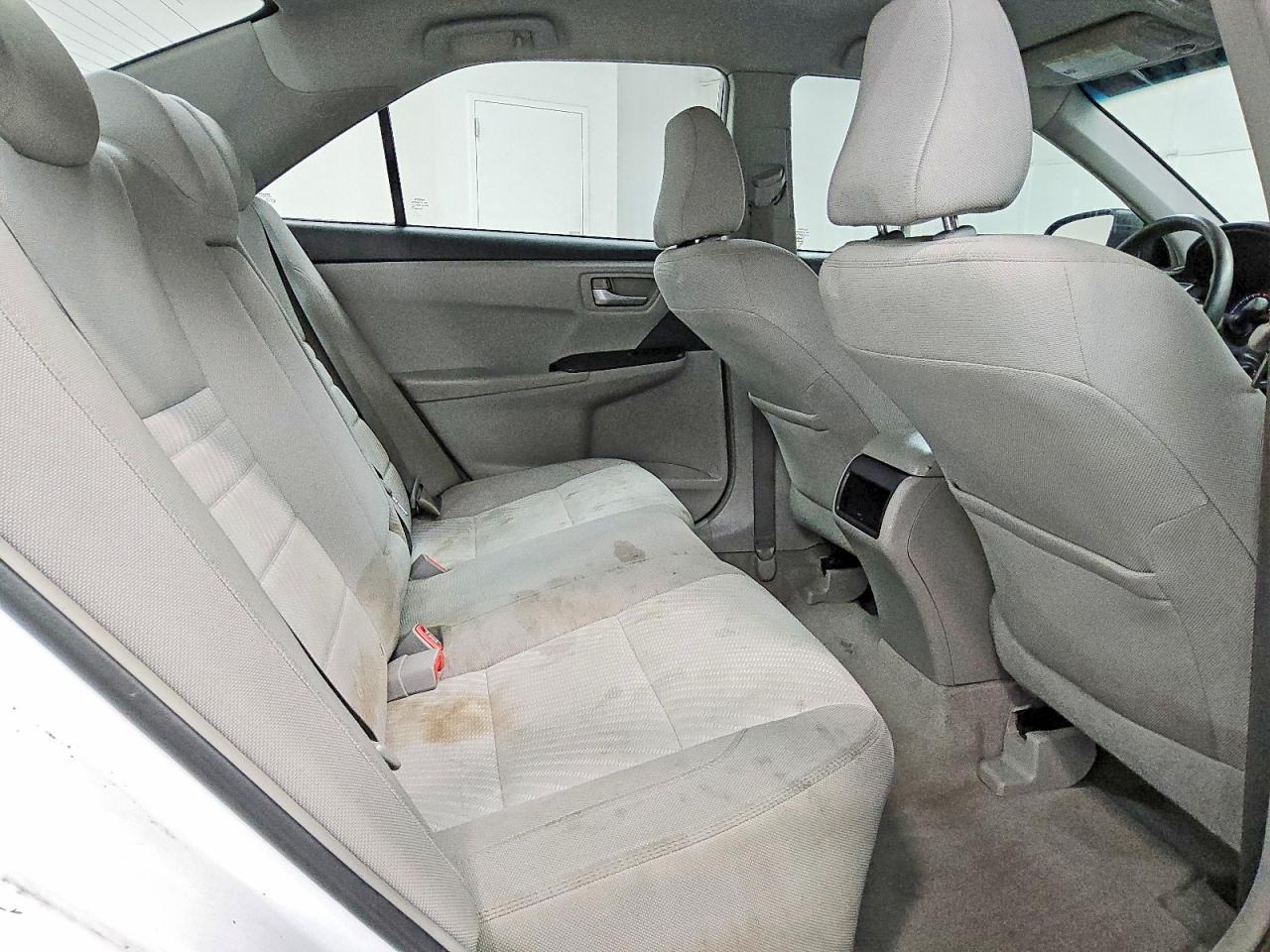2015 Toyota Camry Le White vin: 4T1BF1FK7FU982029
