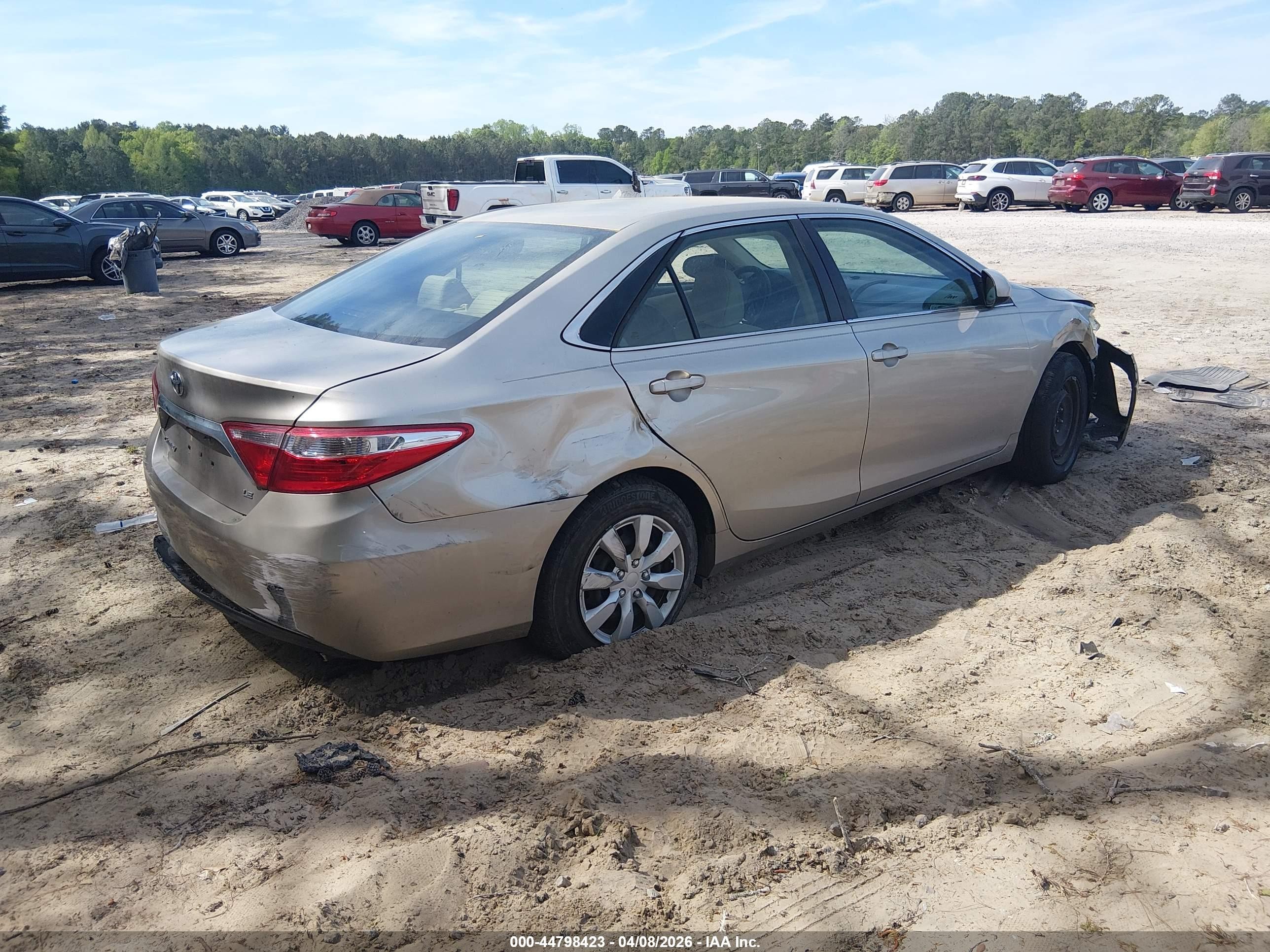 2015 Toyota Camry Le Beige vin: 4T1BF1FK7FU987585