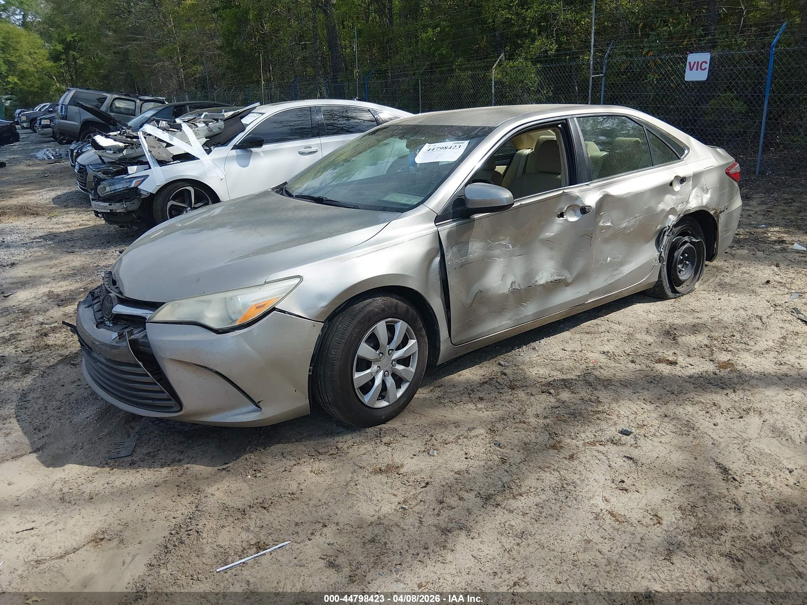 2015 Toyota Camry Le Beige vin: 4T1BF1FK7FU987585