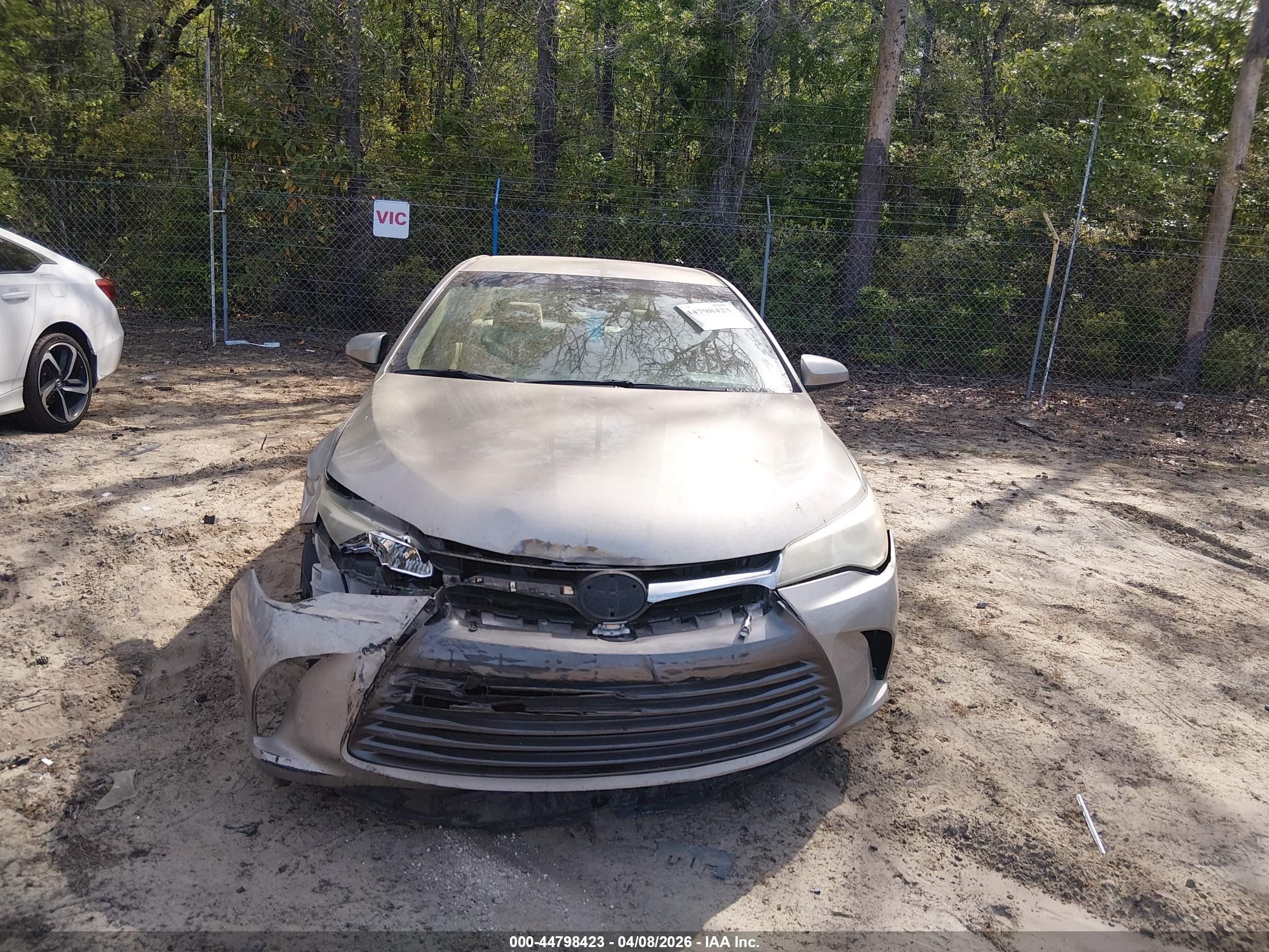 2015 Toyota Camry Le Beige vin: 4T1BF1FK7FU987585