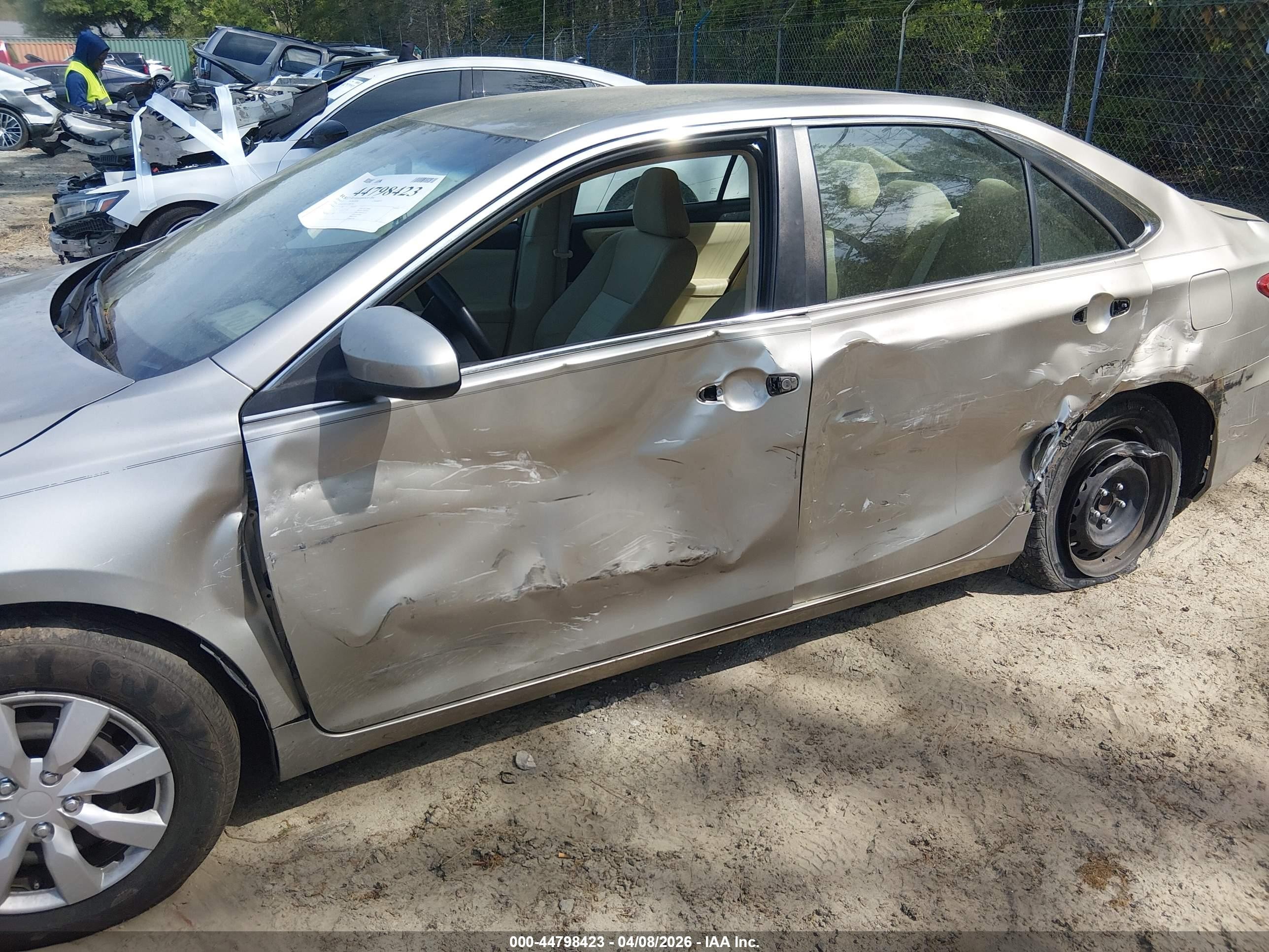 2015 Toyota Camry Le Beige vin: 4T1BF1FK7FU987585