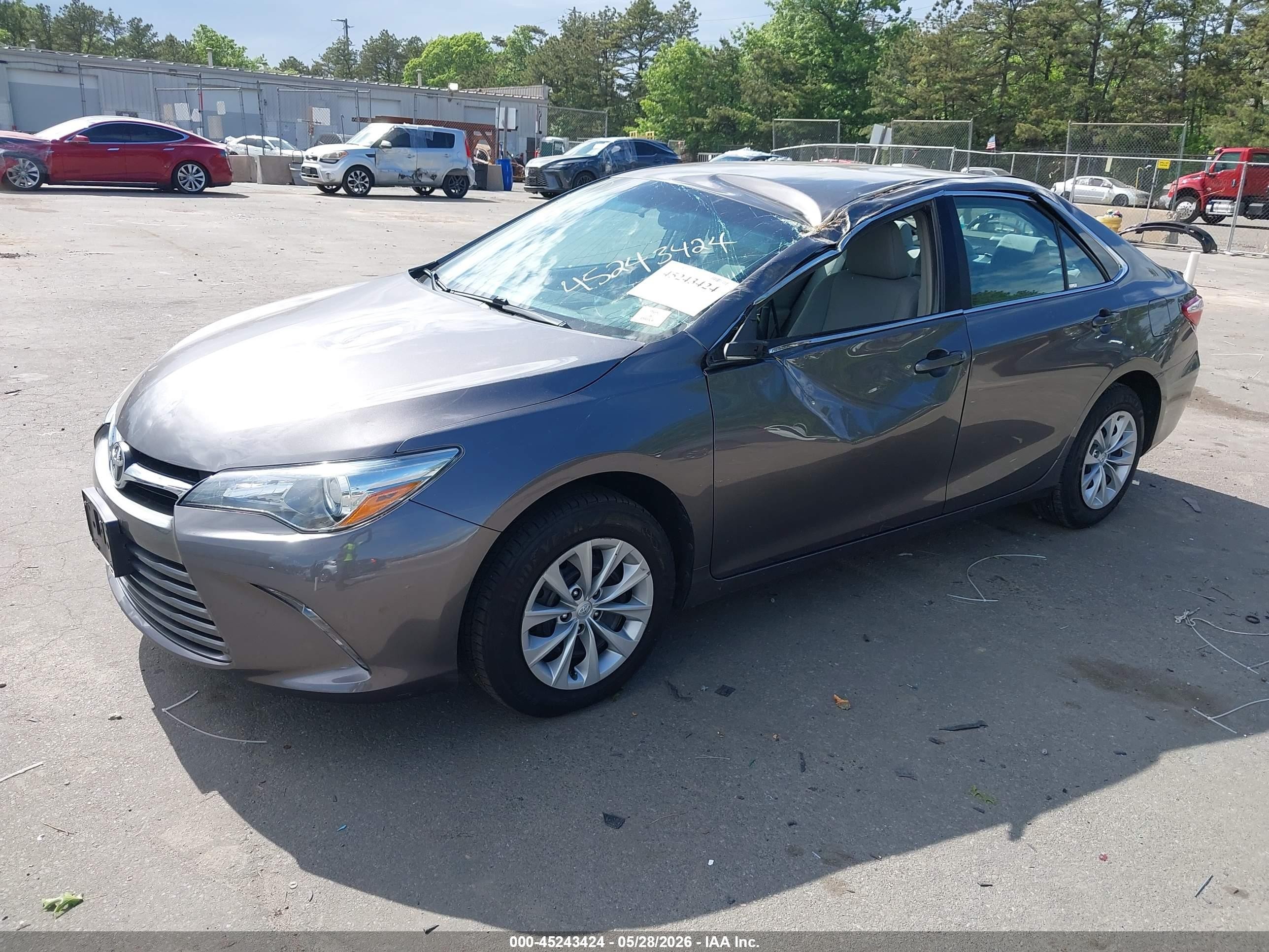 2015 Toyota Camry Le Gray vin: 4T1BF1FK7FU991930