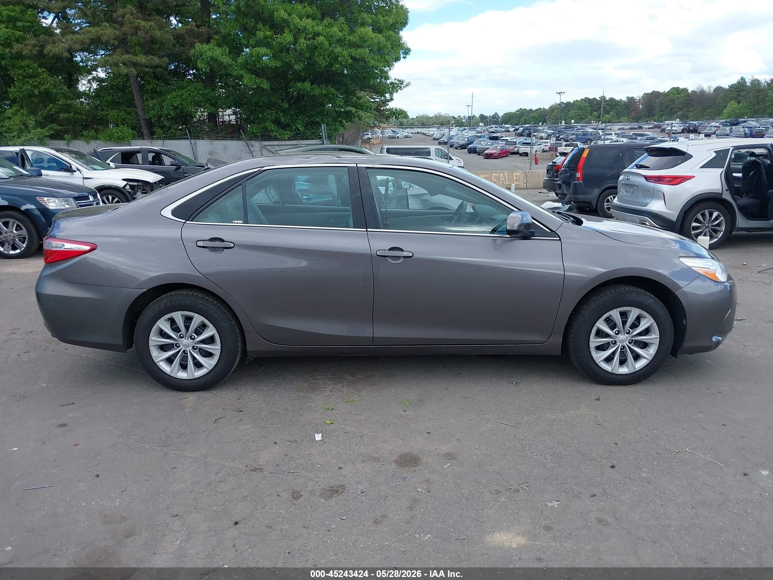 2015 Toyota Camry Le Gray vin: 4T1BF1FK7FU991930