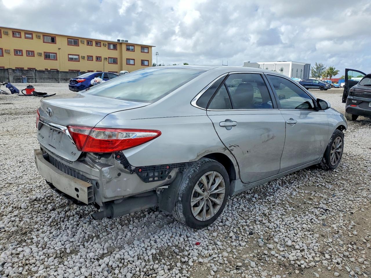 2015 Toyota Camry Le Silver vin: 4T1BF1FK7FU994522