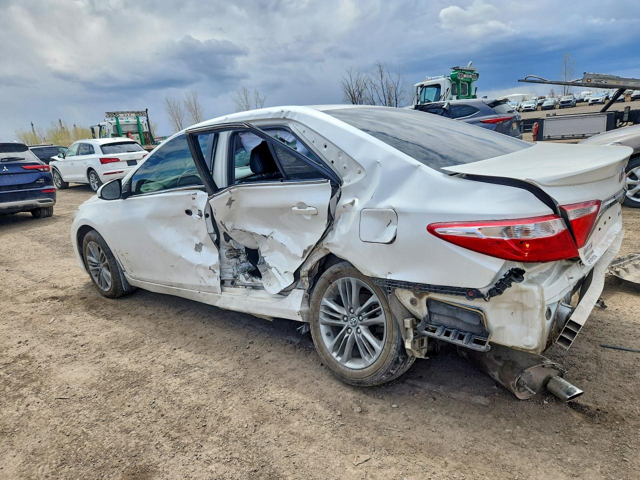 2016 Toyota Camry Le White vin: 4T1BF1FK7GU240005