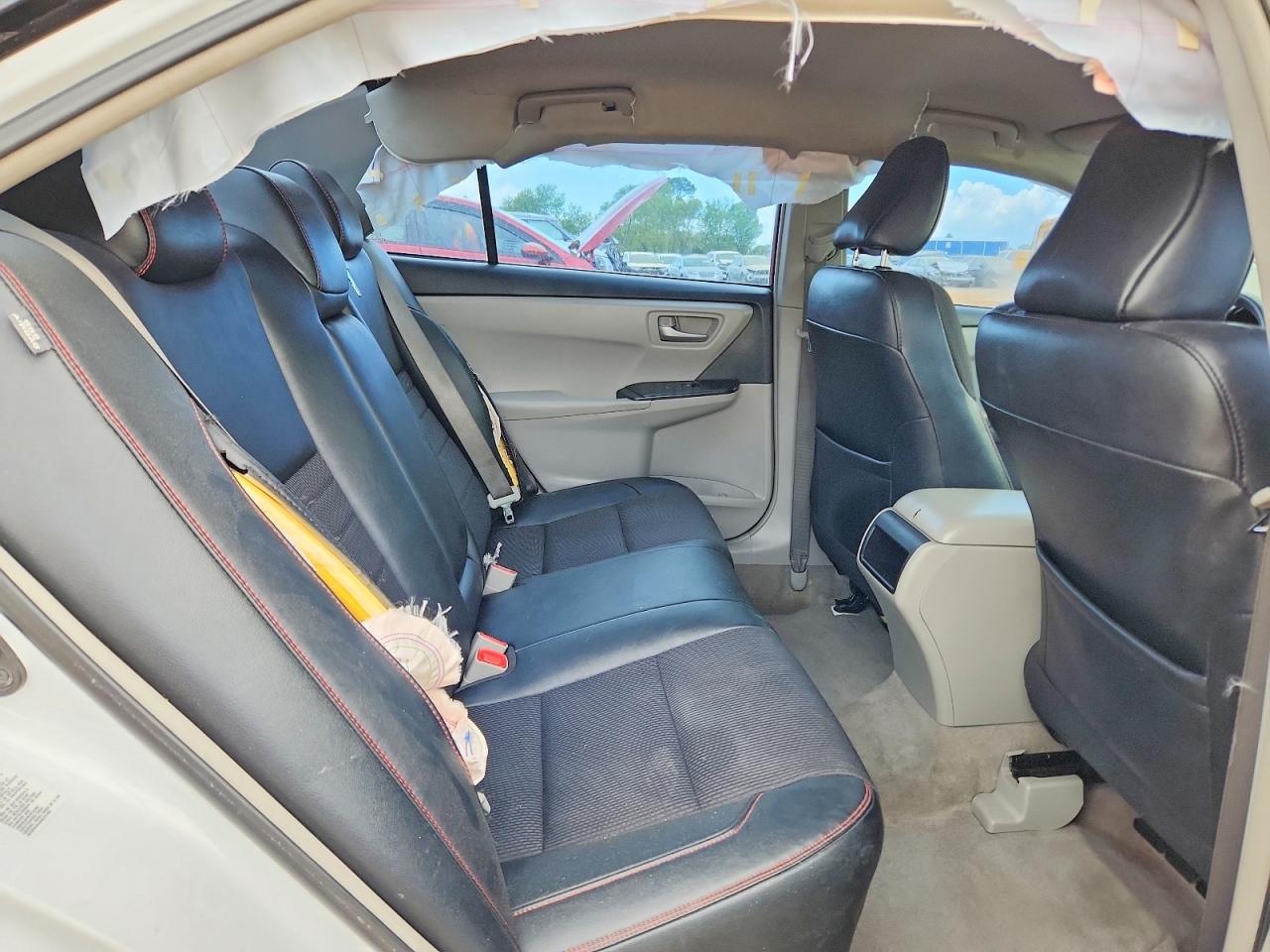 2016 Toyota Camry Le White vin: 4T1BF1FK7GU251716