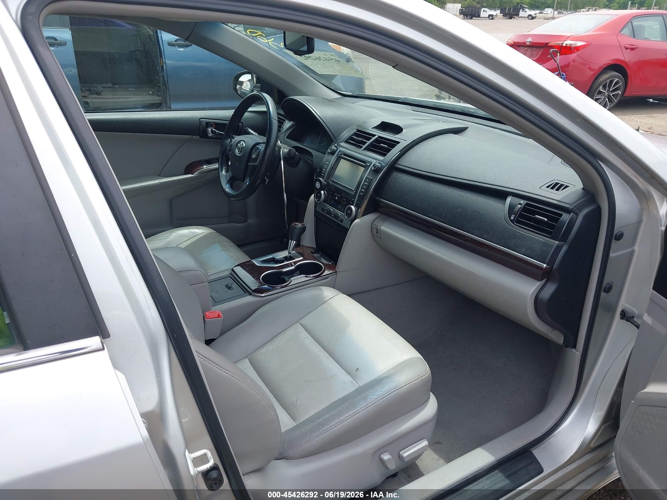 2012 Toyota Camry Xle Silver vin: 4T1BF1FK8CU002710