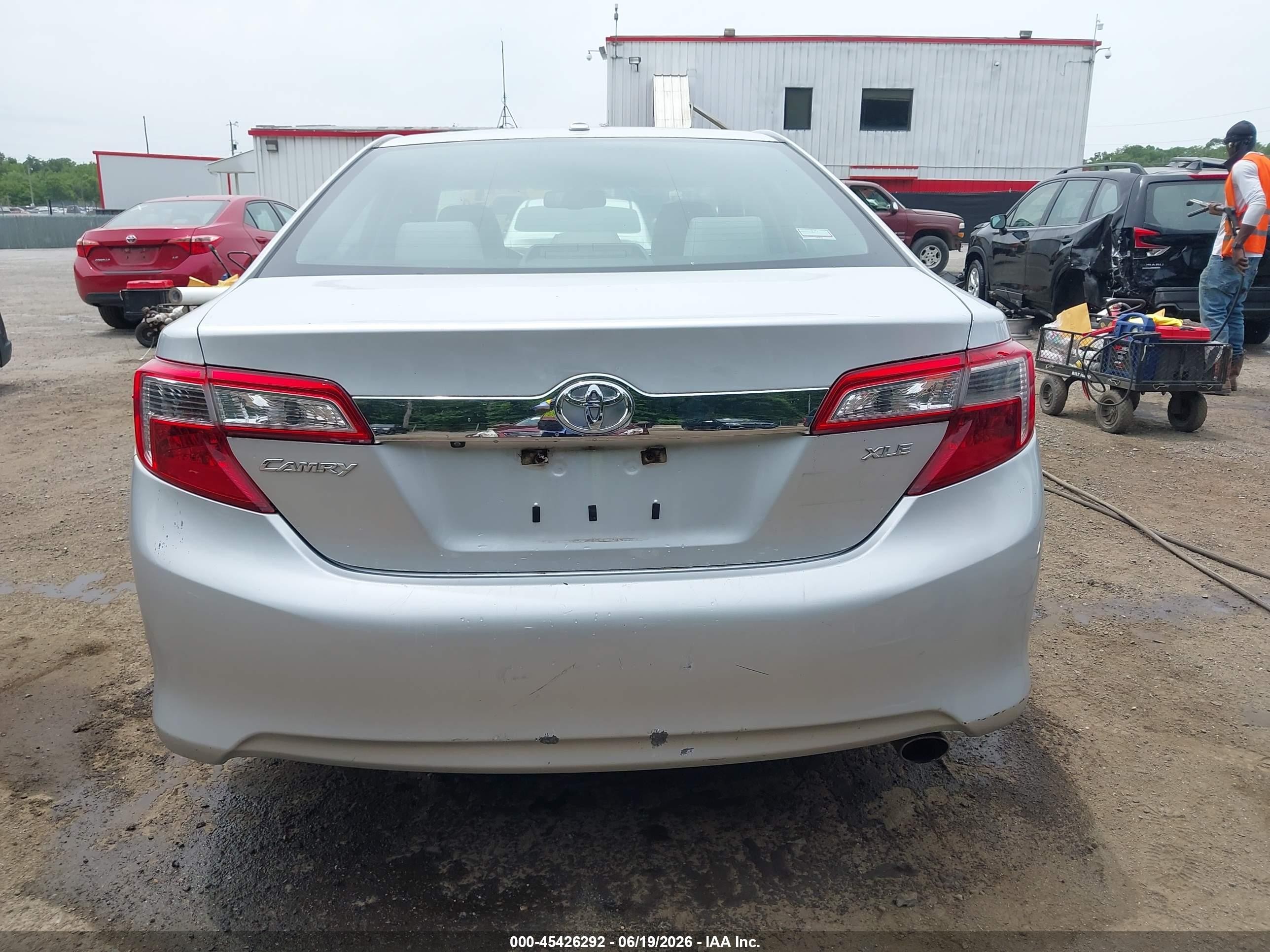 2012 Toyota Camry Xle Silver vin: 4T1BF1FK8CU002710