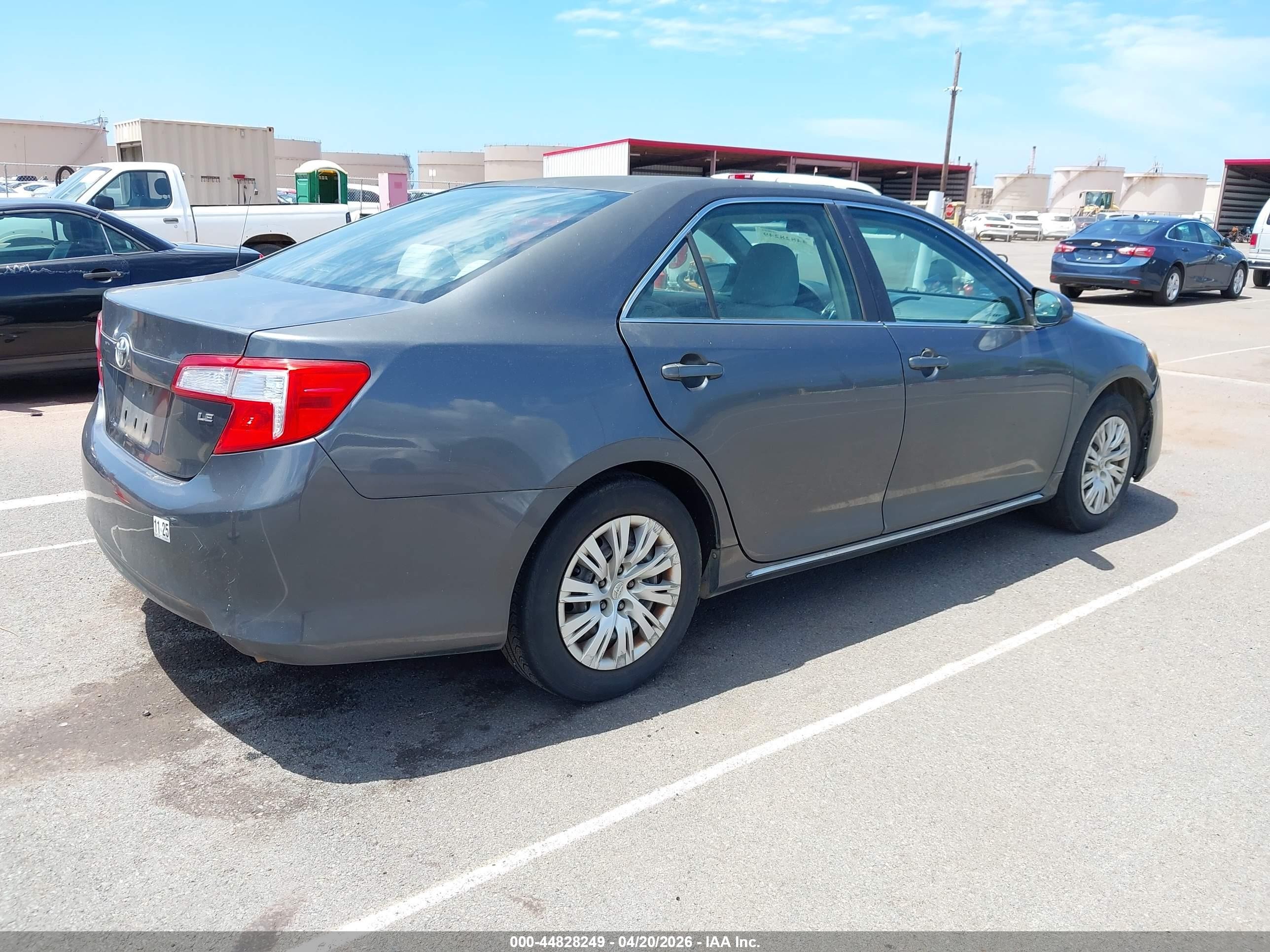 2012 Toyota Camry Le Gray vin: 4T1BF1FK8CU007633