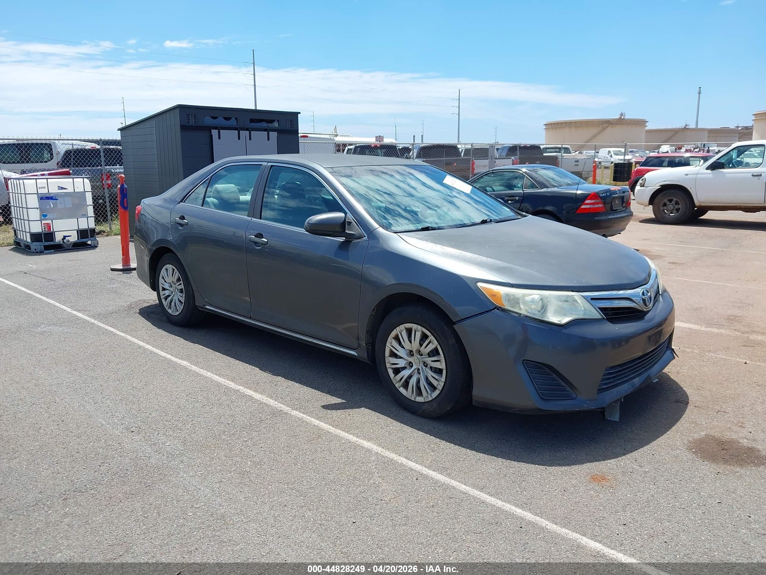 2012 Toyota Camry Le Gray vin: 4T1BF1FK8CU007633