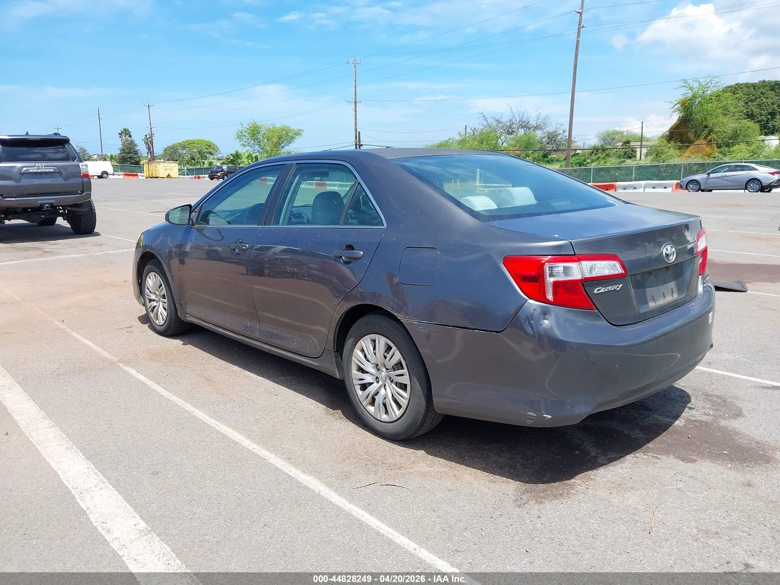 2012 Toyota Camry Le Gray vin: 4T1BF1FK8CU007633