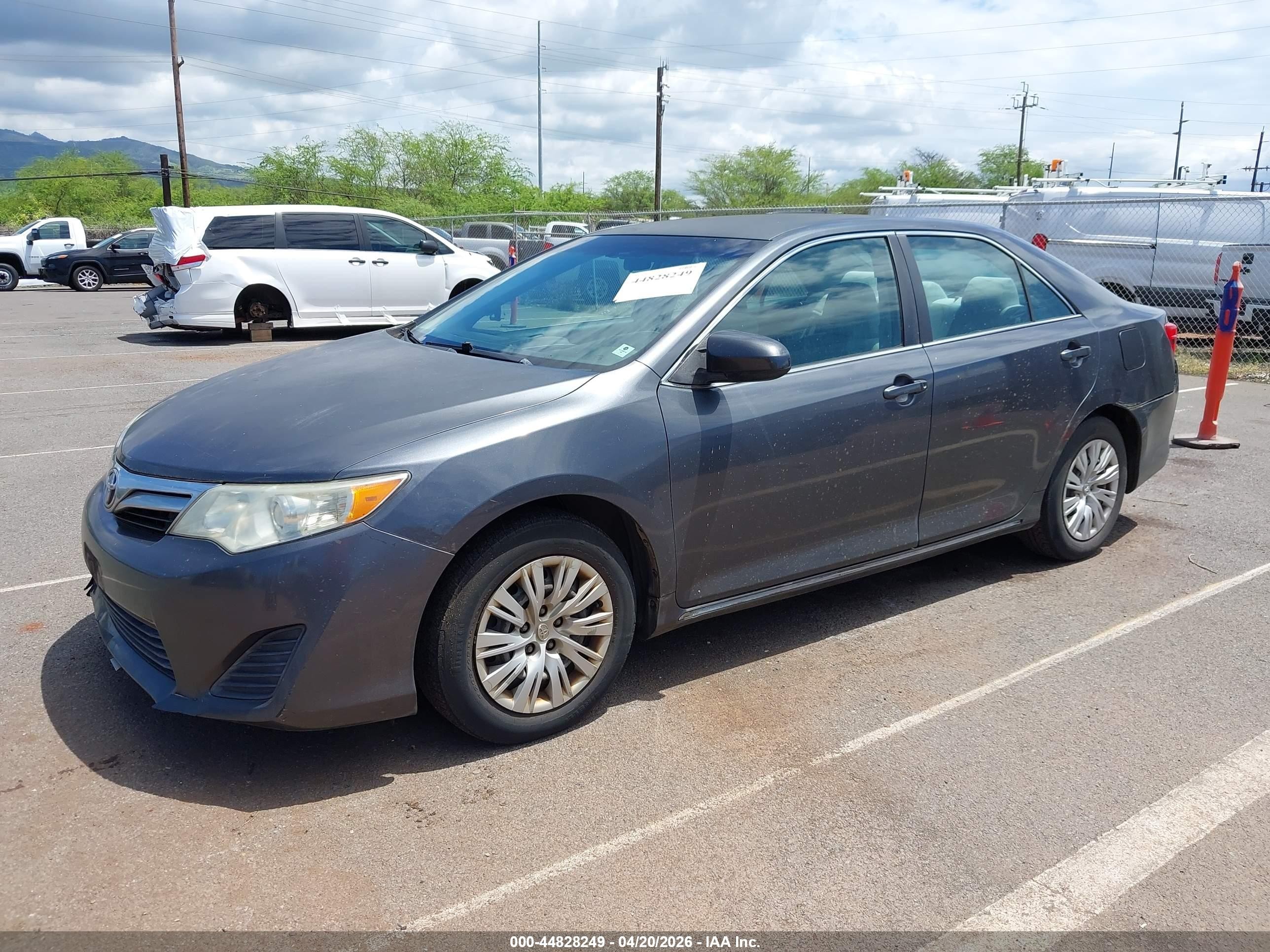2012 Toyota Camry Le Gray vin: 4T1BF1FK8CU007633