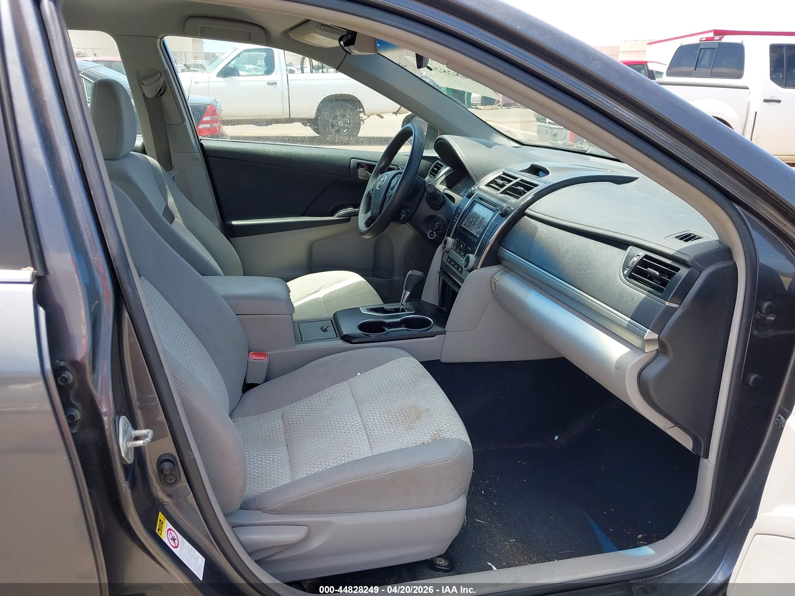 2012 Toyota Camry Le Gray vin: 4T1BF1FK8CU007633