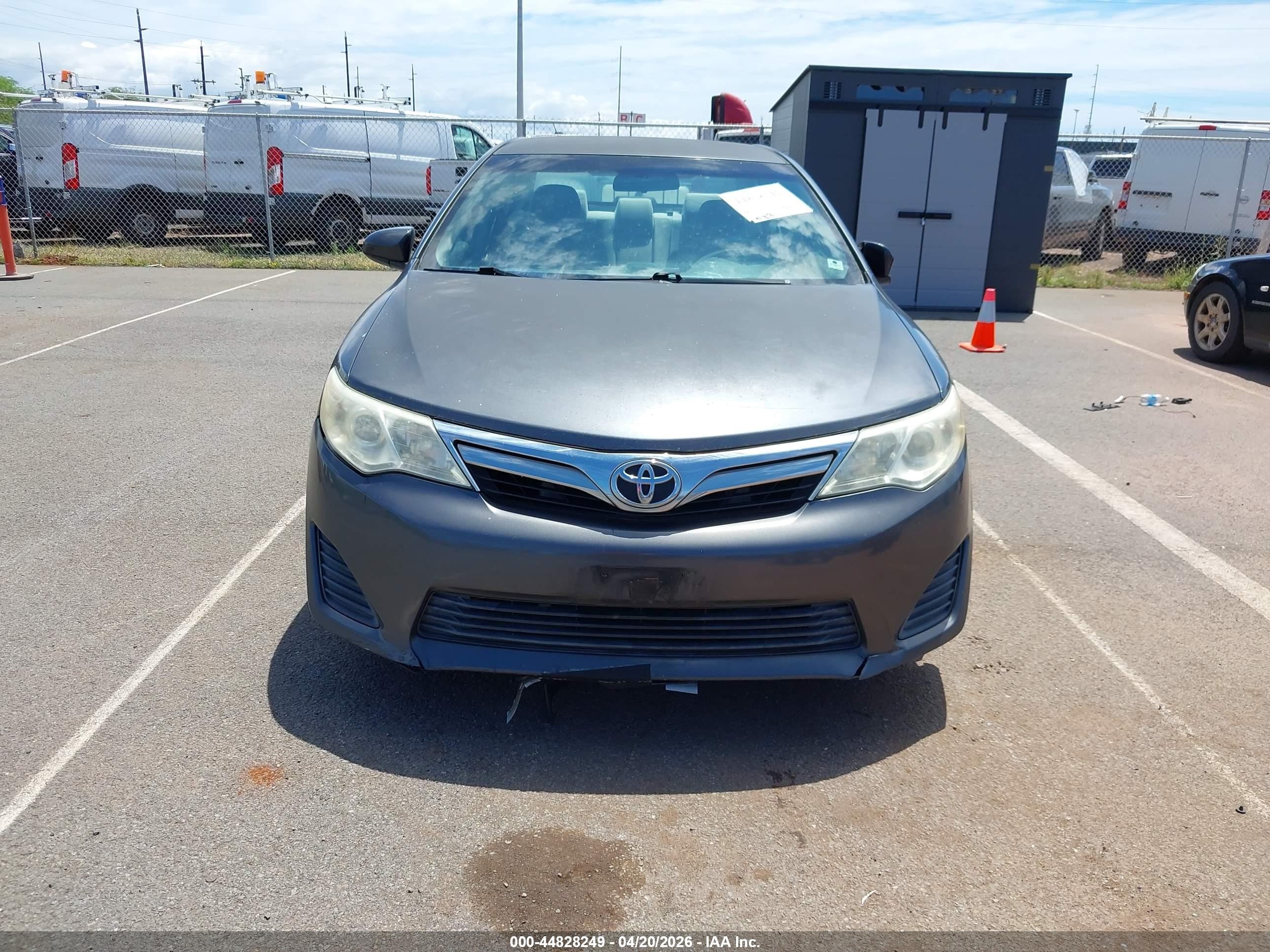 2012 Toyota Camry Le Gray vin: 4T1BF1FK8CU007633