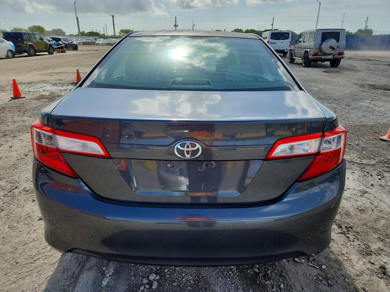 2012 Toyota Camry Le Gray vin: 4T1BF1FK8CU095129