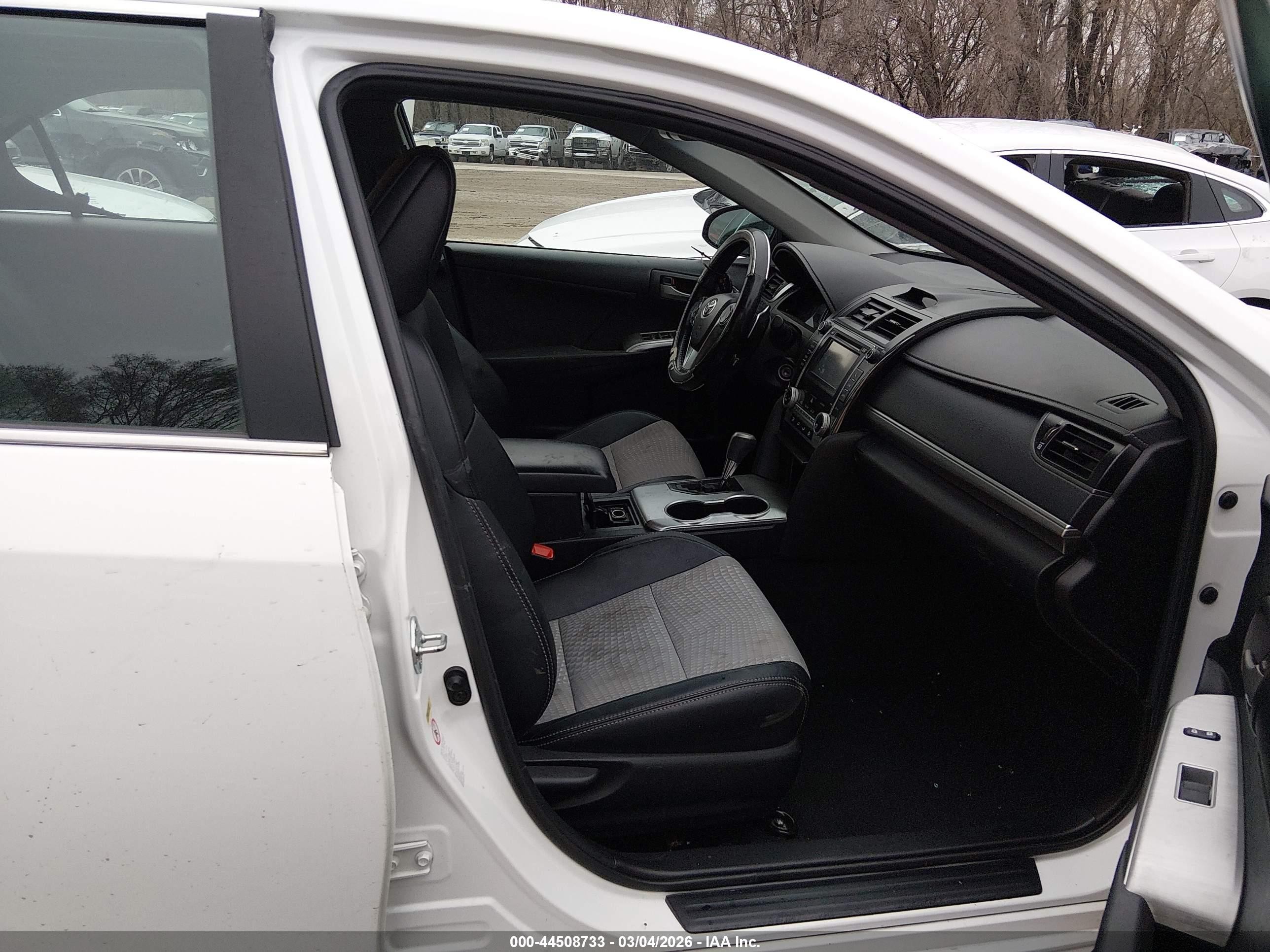 2012 Toyota Camry Se White vin: 4T1BF1FK8CU555731