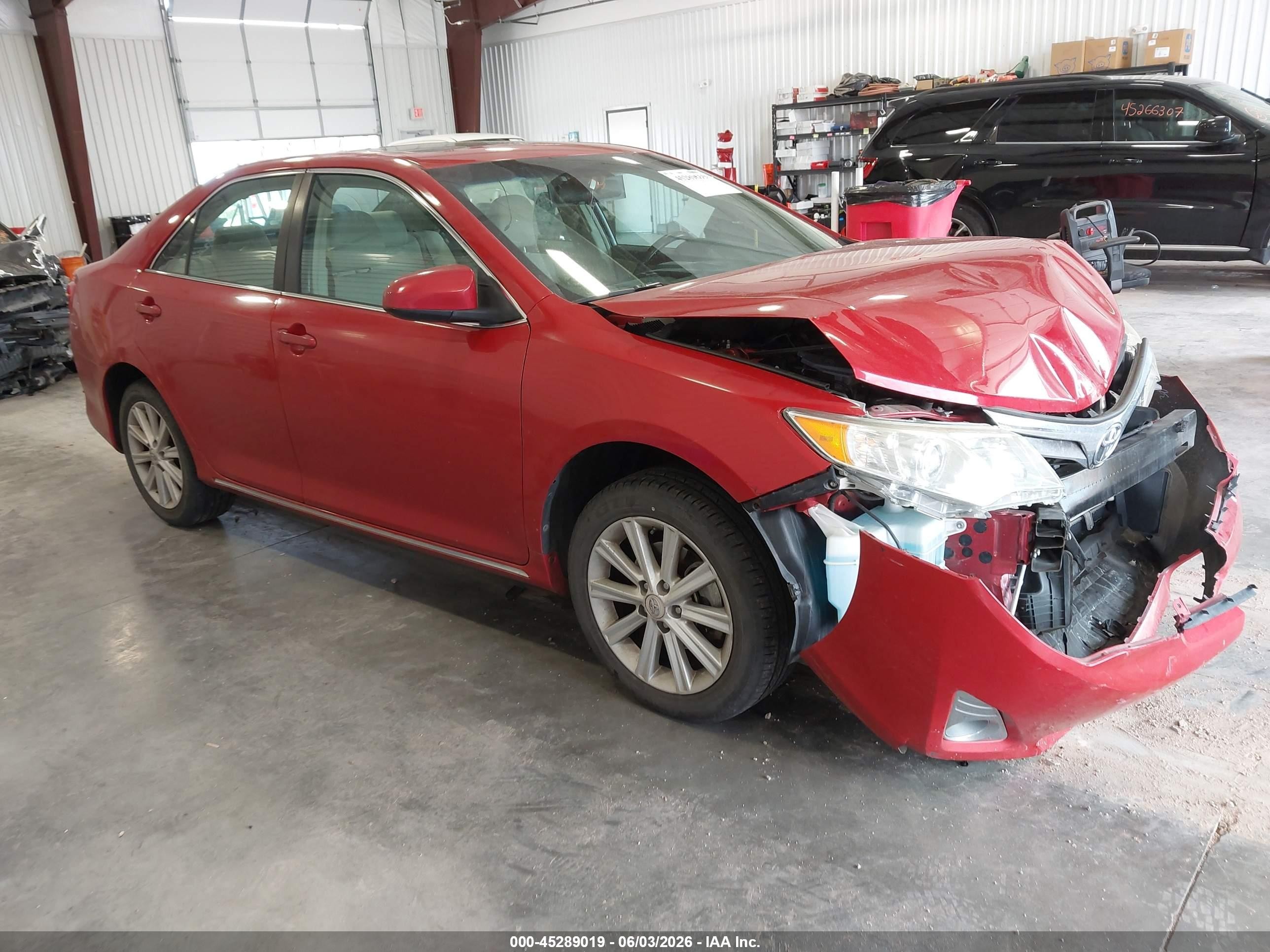 2012 Toyota Camry Xle Red vin: 4T1BF1FK8CU564932