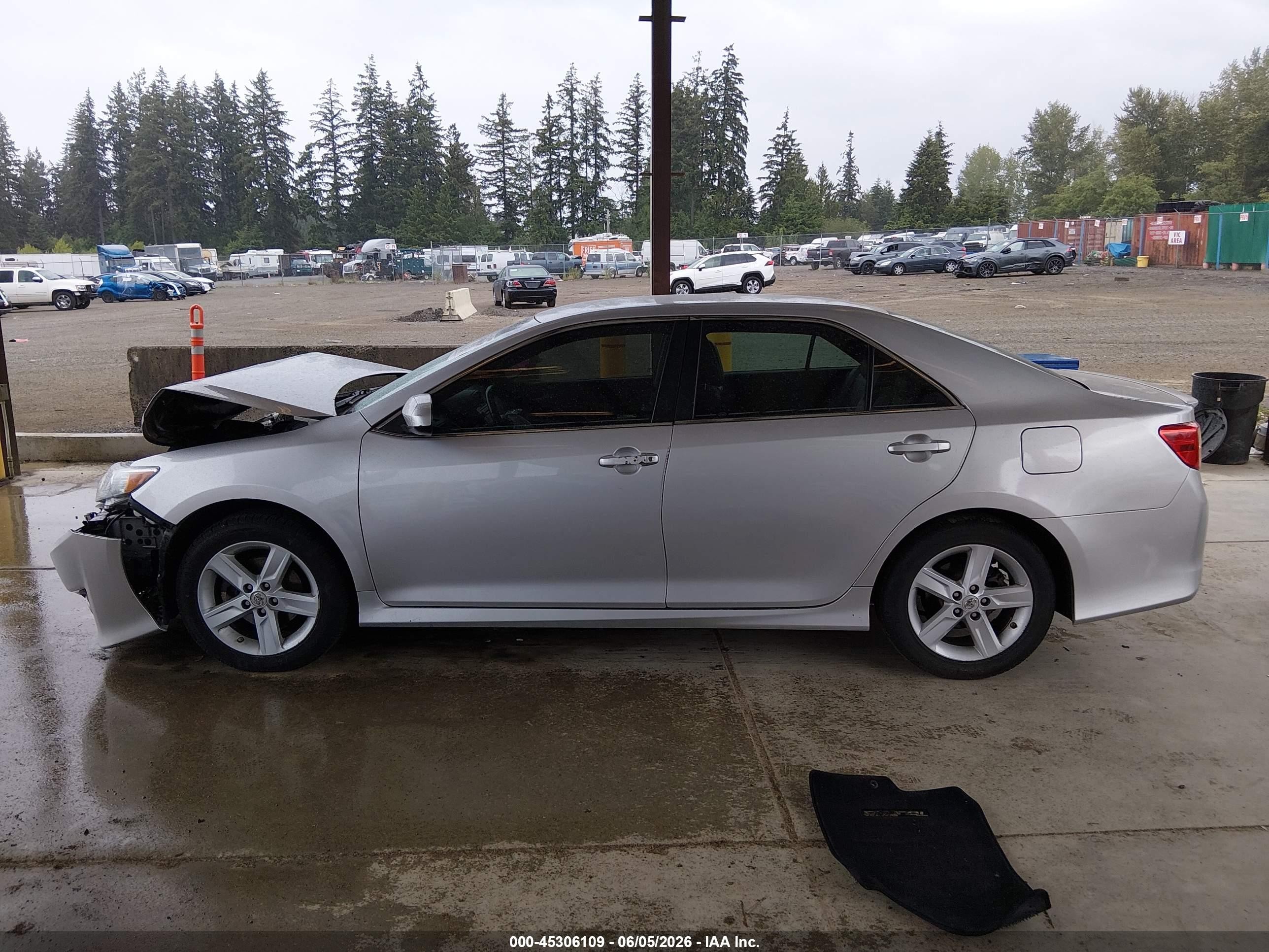 2012 Toyota Camry Se Silver vin: 4T1BF1FK8CU631044