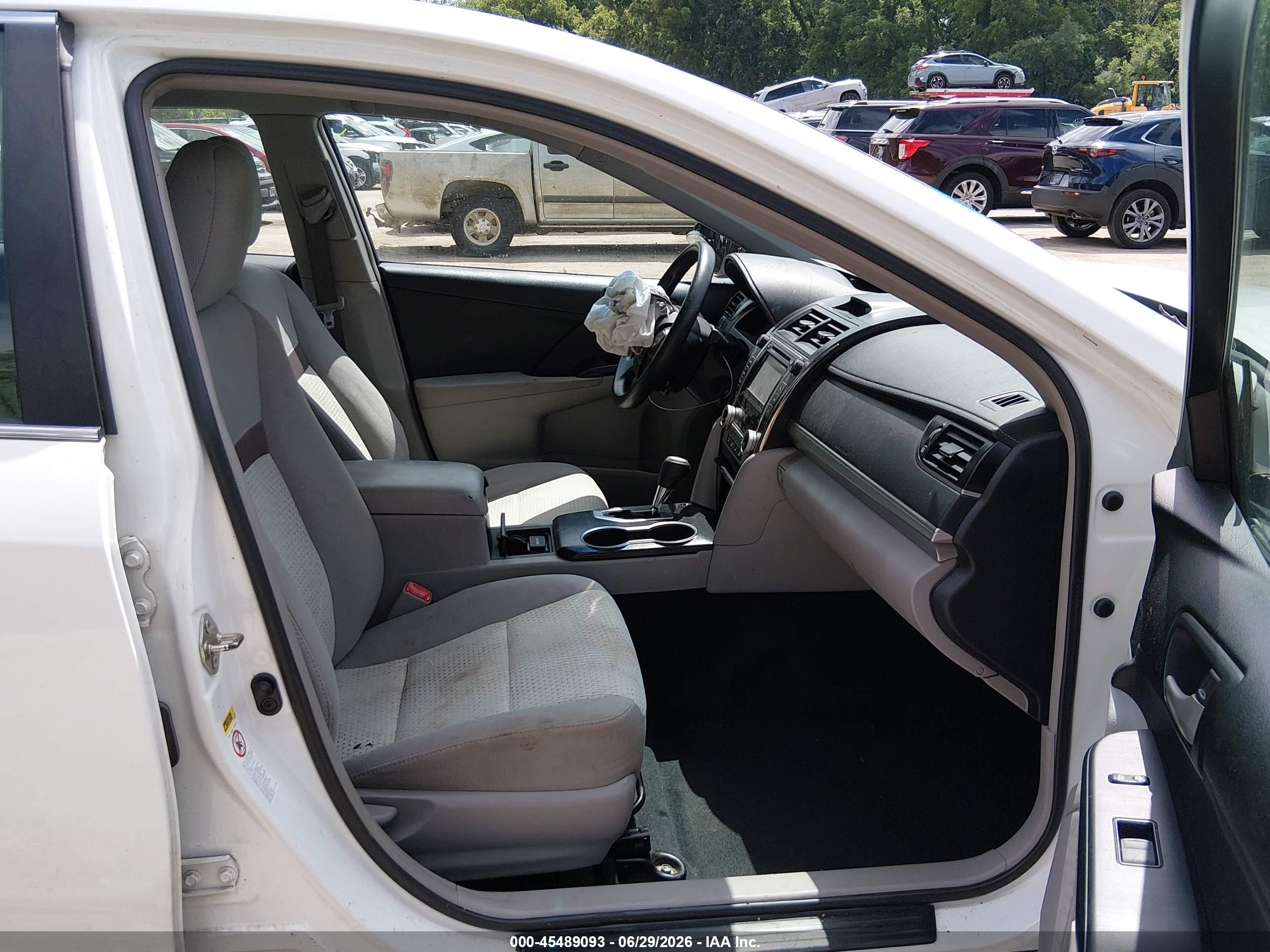 2013 Toyota Camry Le White vin: 4T1BF1FK8DU205730