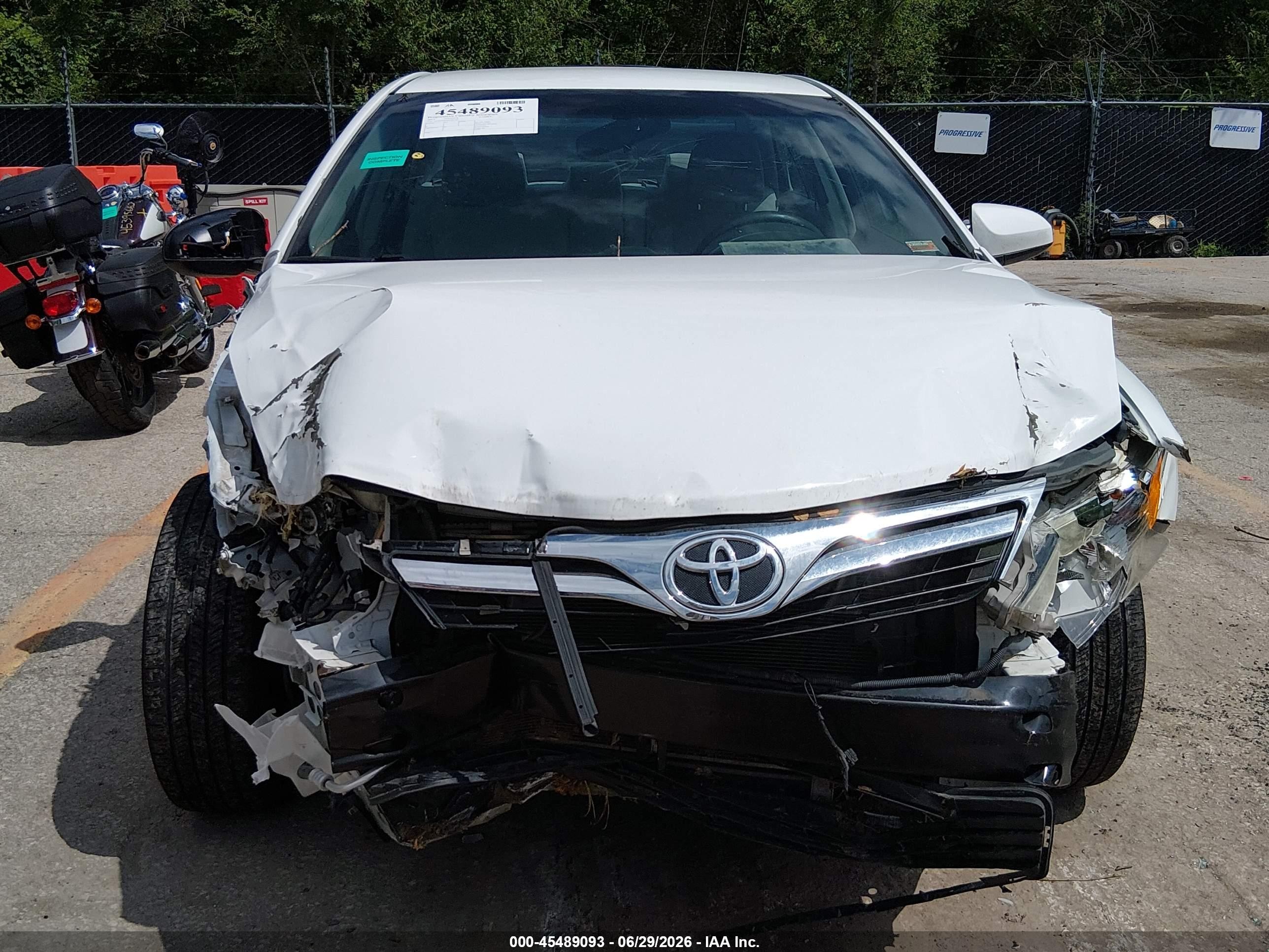 2013 Toyota Camry Le White vin: 4T1BF1FK8DU205730