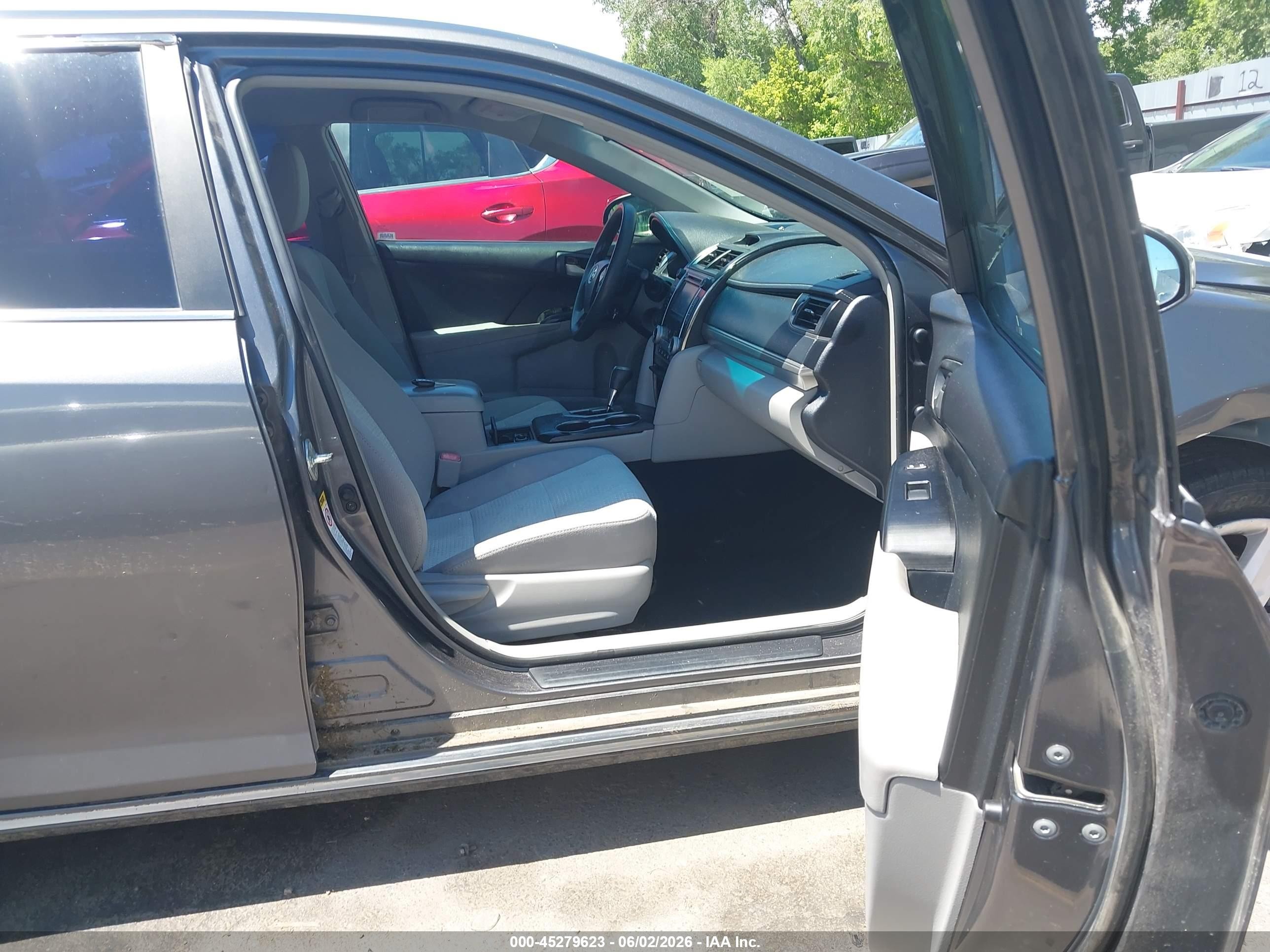 2013 Toyota Camry Le Серебряный vin: 4T1BF1FK8DU212029