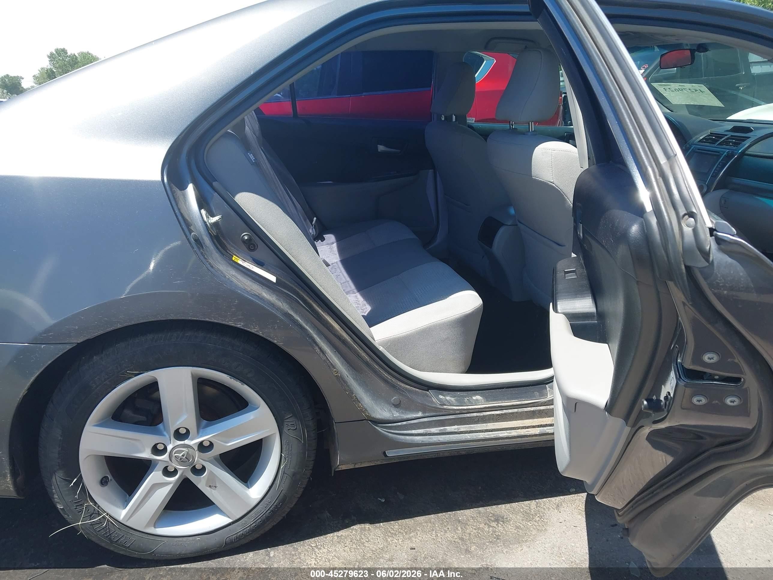 2013 Toyota Camry Le Серебряный vin: 4T1BF1FK8DU212029