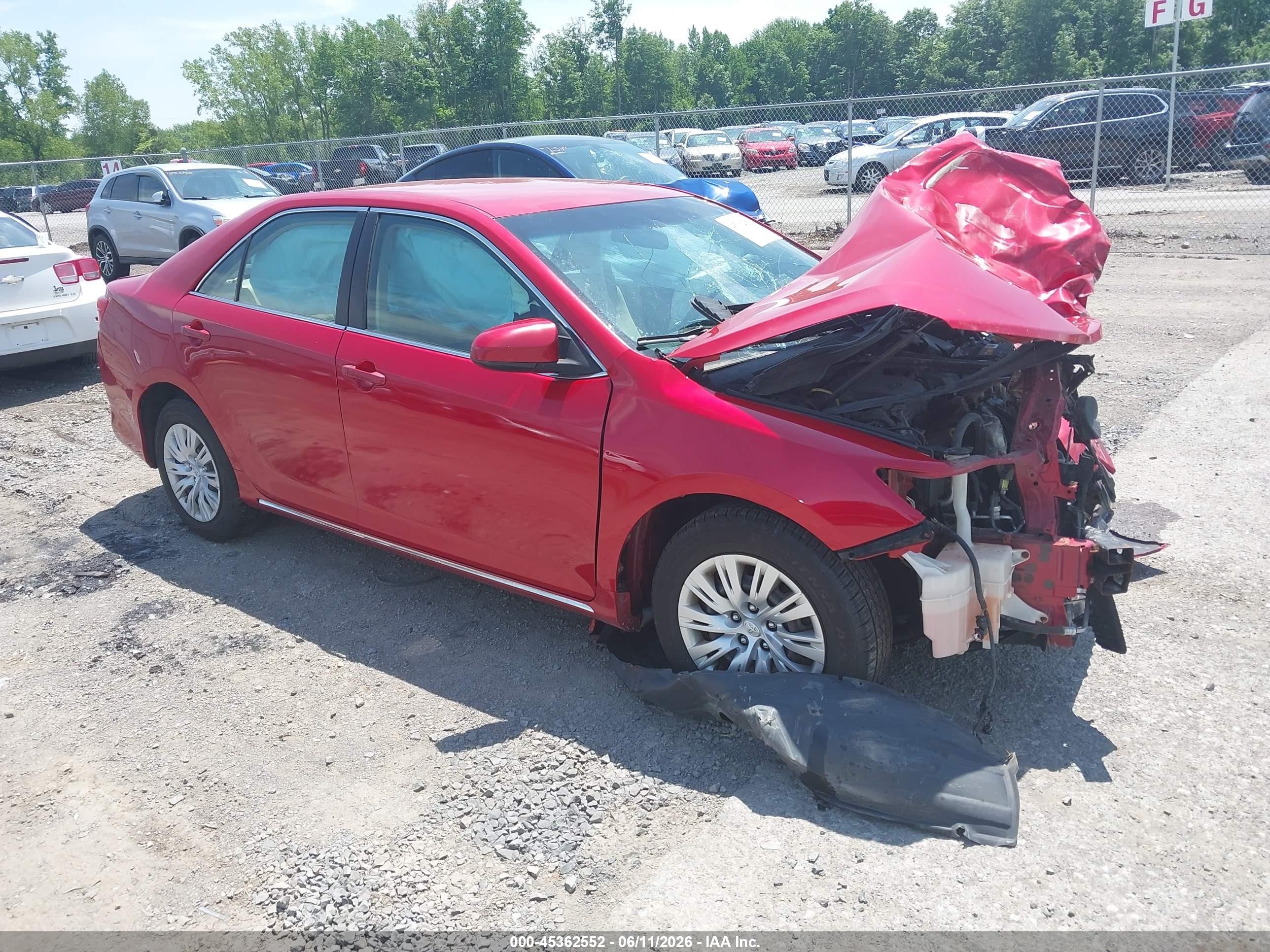 2013 Toyota Camry Le Red vin: 4T1BF1FK8DU642336